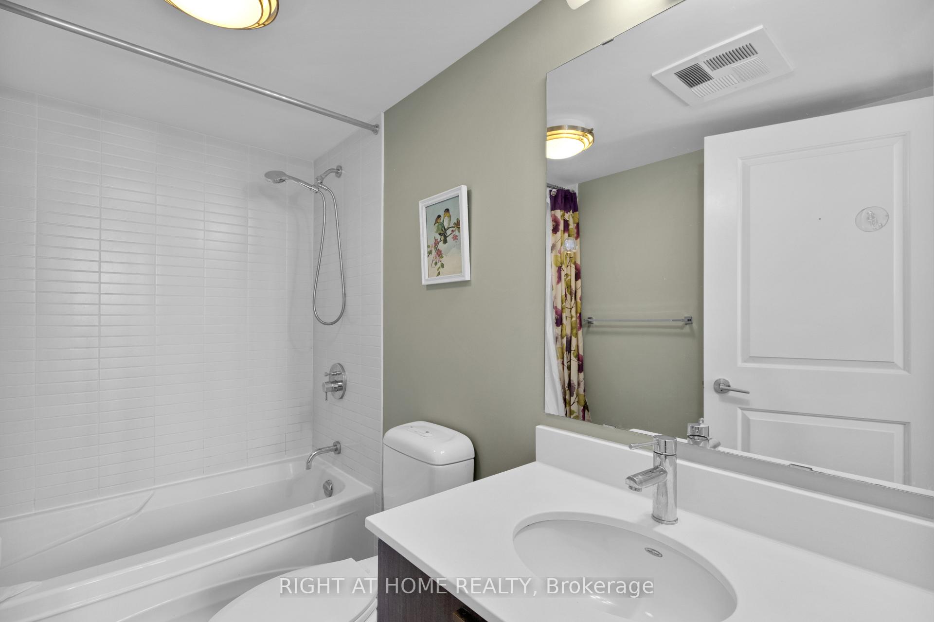 Photo 18 of Unit 904, 23 Sheppard Avenue E, North York, Willowdale East — HOMEH