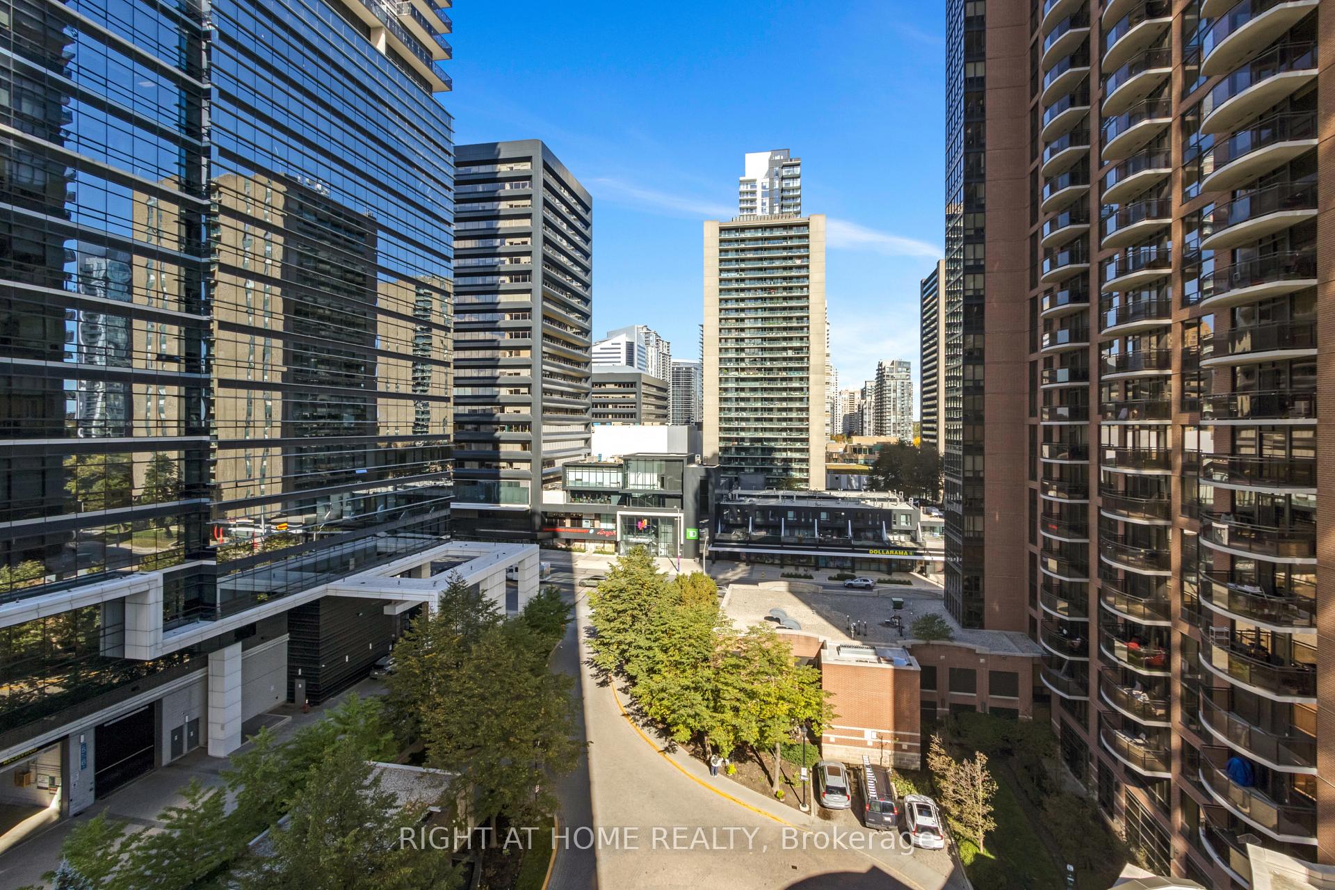 Photo 20 of Unit 904, 23 Sheppard Avenue E, North York, Willowdale East — HOMEH