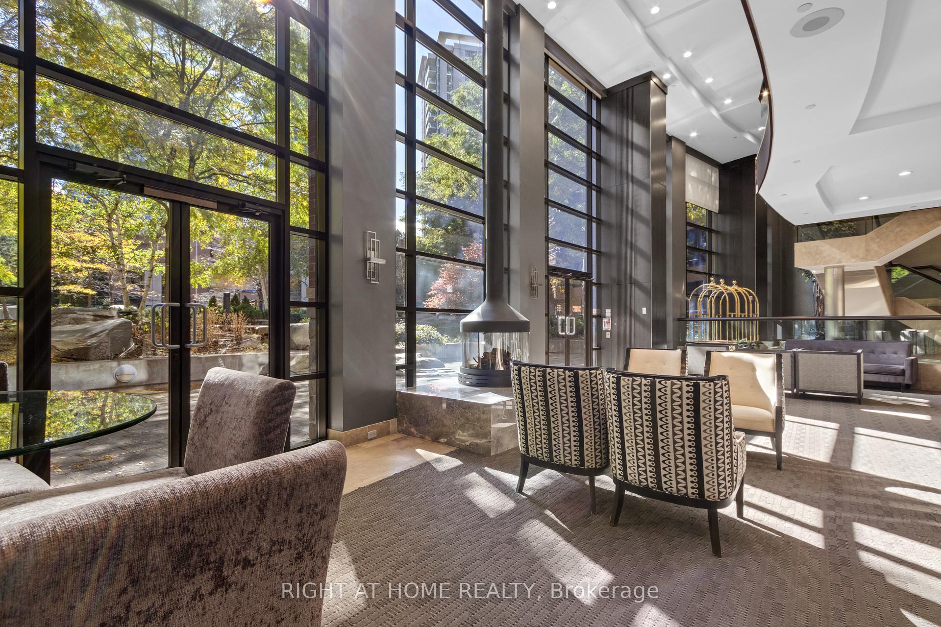 Photo 22 of Unit 904, 23 Sheppard Avenue E, North York, Willowdale East — HOMEH