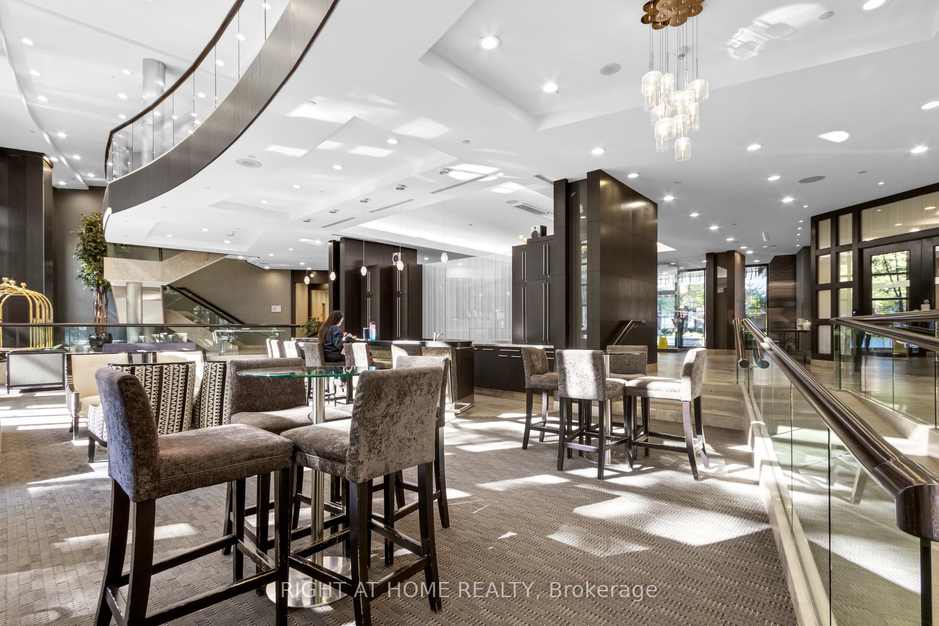 Photo 23 of Unit 904, 23 Sheppard Avenue E, North York, Willowdale East — HOMEH