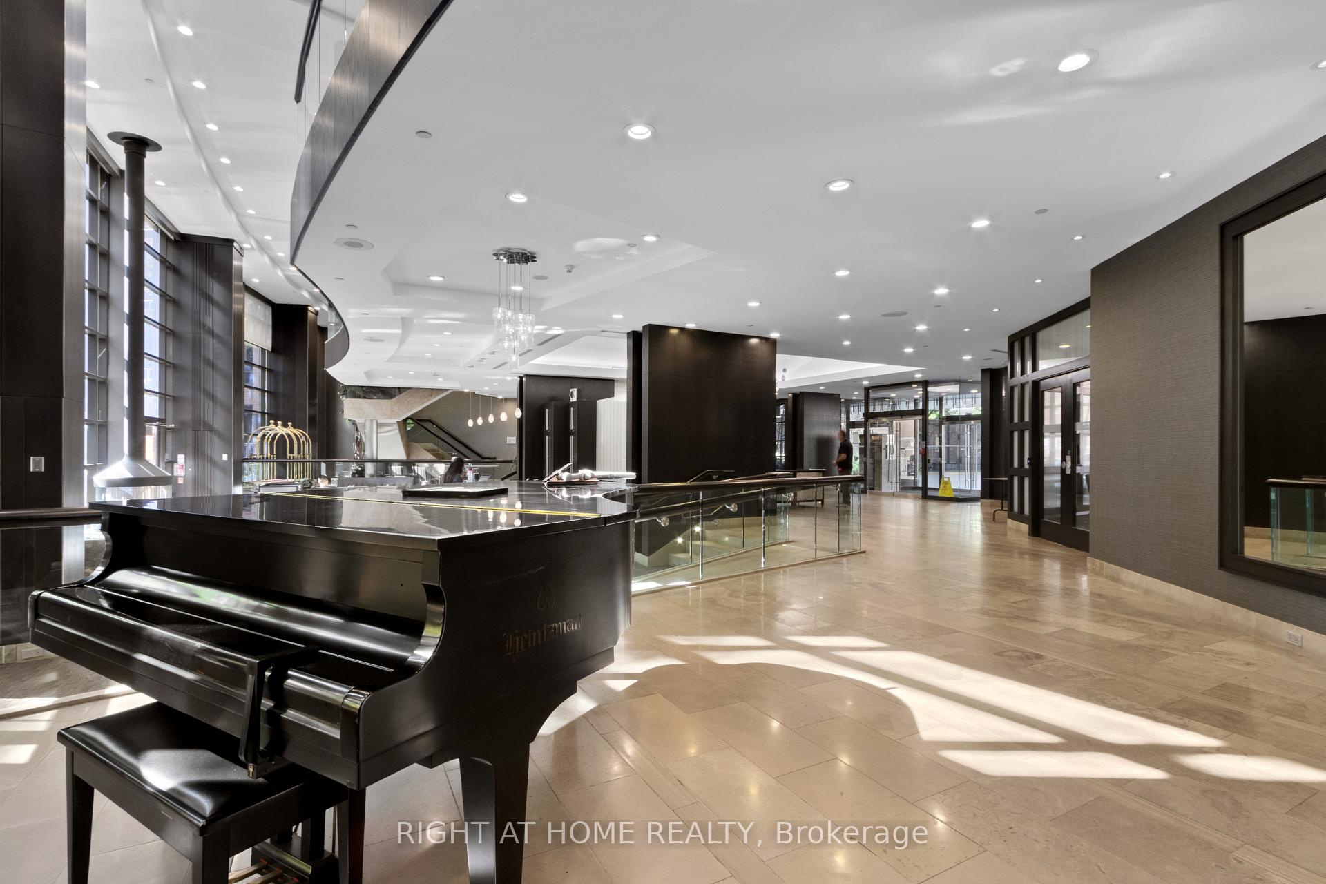 Photo 25 of Unit 904, 23 Sheppard Avenue E, North York, Willowdale East — HOMEH