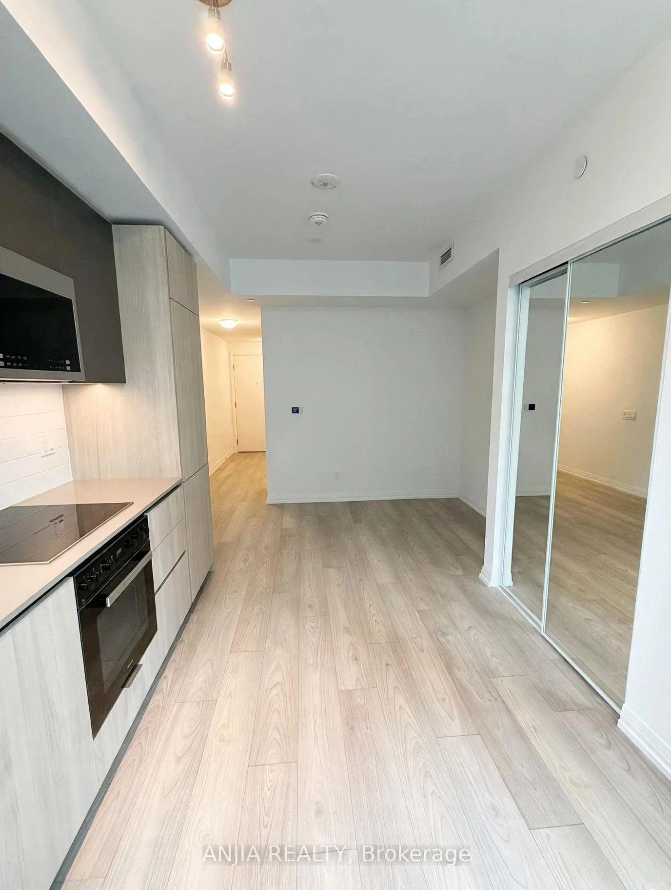 Photo 9 of Unit 3028, 400 King Street W, Toronto, Waterfront Communities — HOMEH
