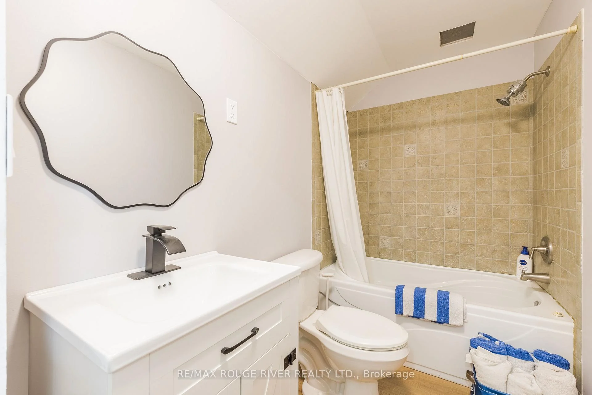Photo 48 of Unit 130, 5330 McFarland Road, Hamilton Township, Rural Hamilton — HOMEH