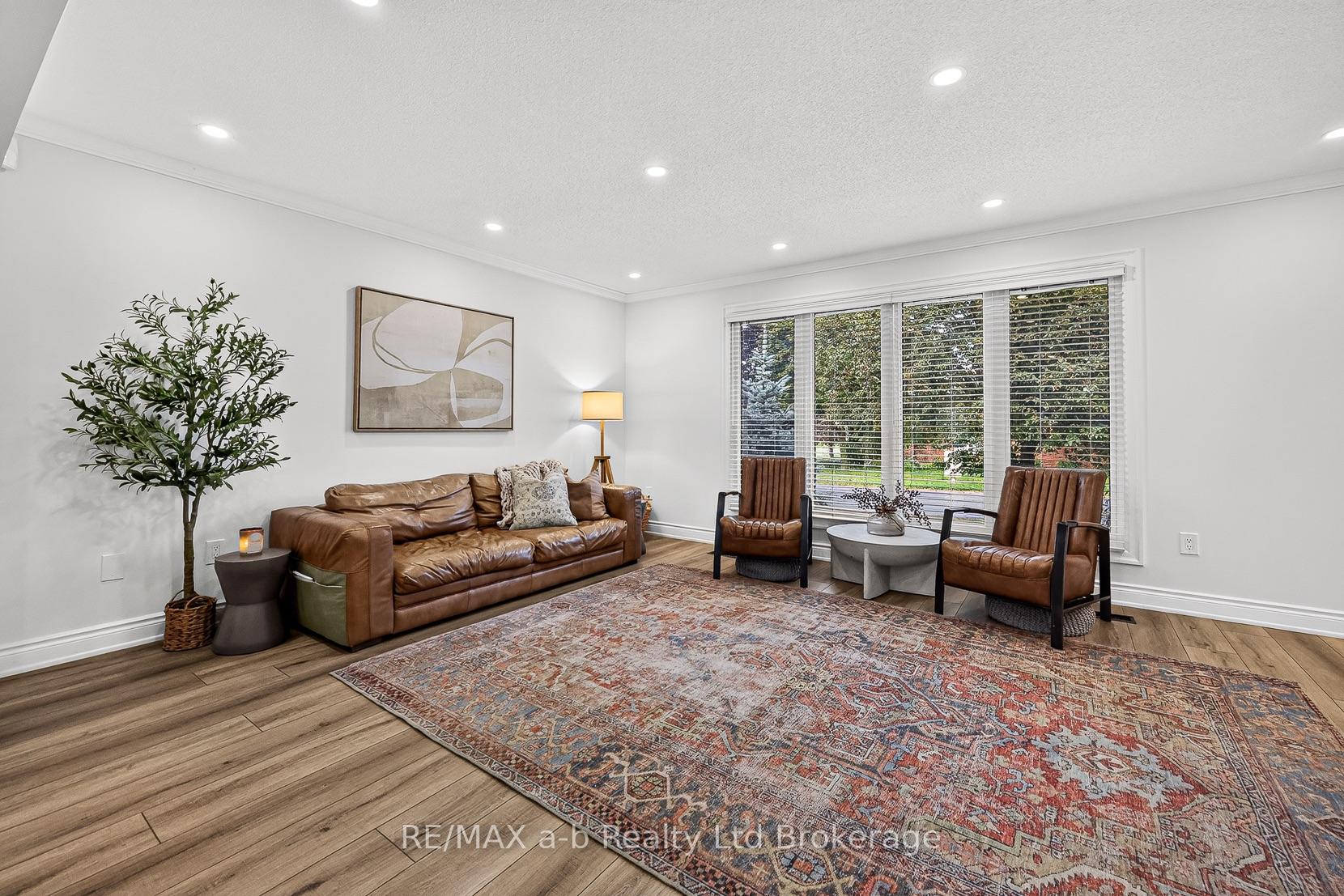 Photo 5 of 1182 Sprucedale Road, Woodstock, Woodstock - North — HOMEH