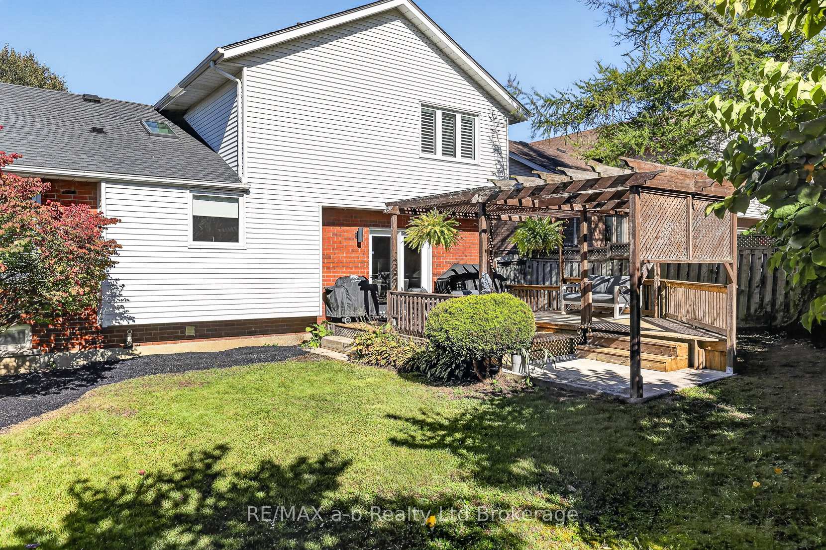 Photo 33 of 1182 Sprucedale Road, Woodstock, Woodstock - North — HOMEH