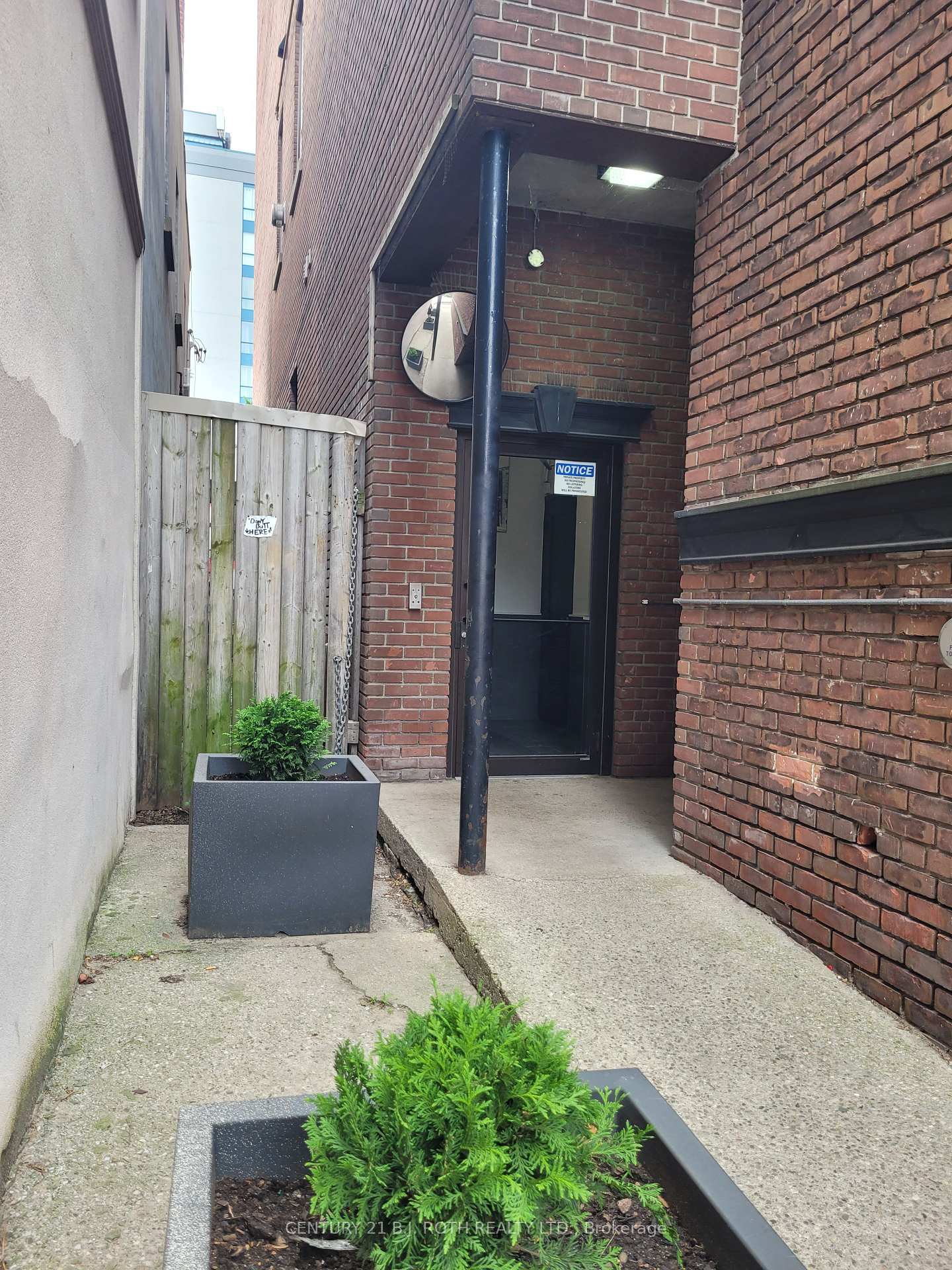 Photo 2 of Unit 203, 19 Dunlop Street W, Barrie, City Centre — HOMEH