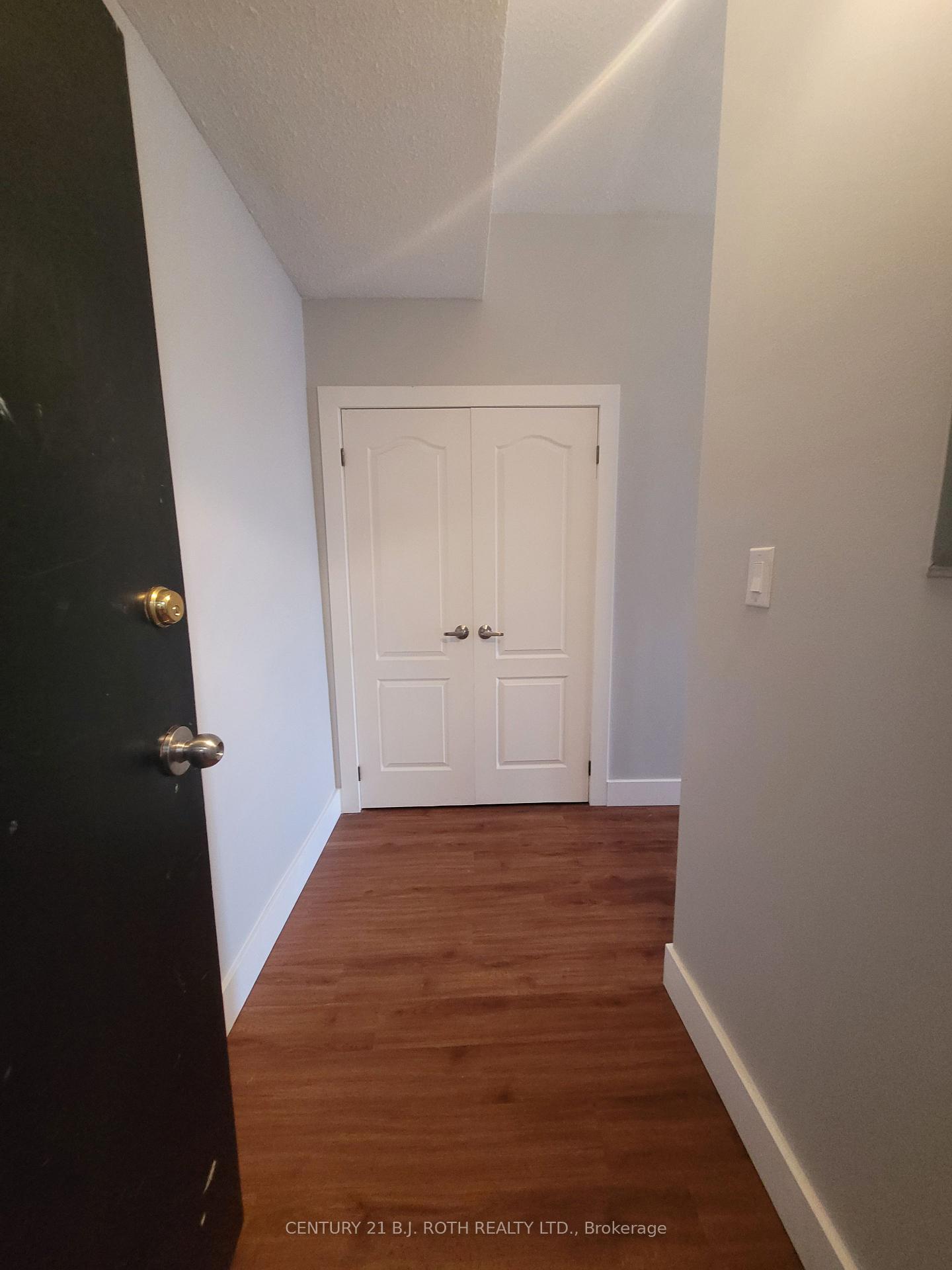 Photo 3 of Unit 203, 19 Dunlop Street W, Barrie, City Centre — HOMEH