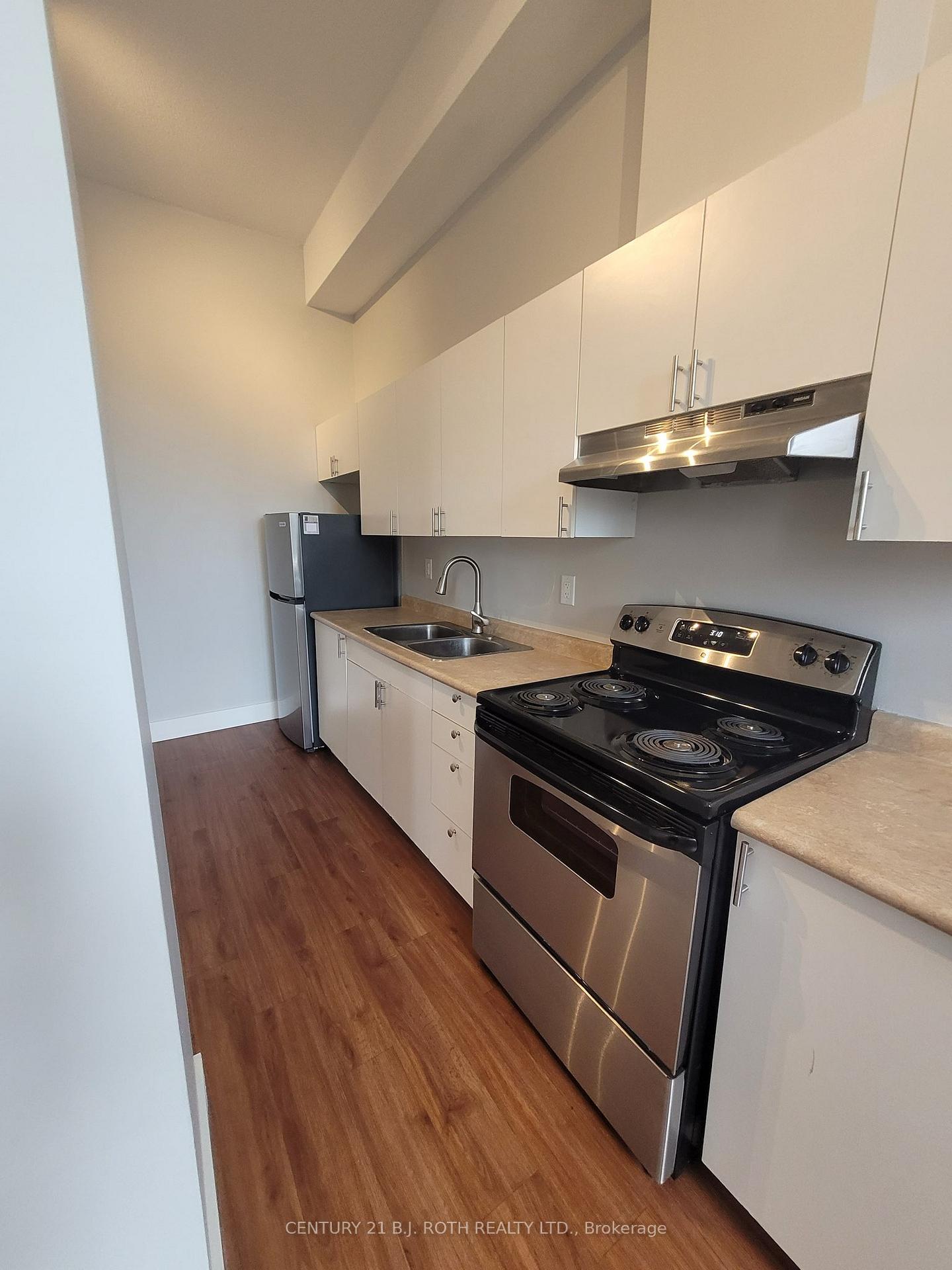 Photo 4 of Unit 203, 19 Dunlop Street W, Barrie, City Centre — HOMEH