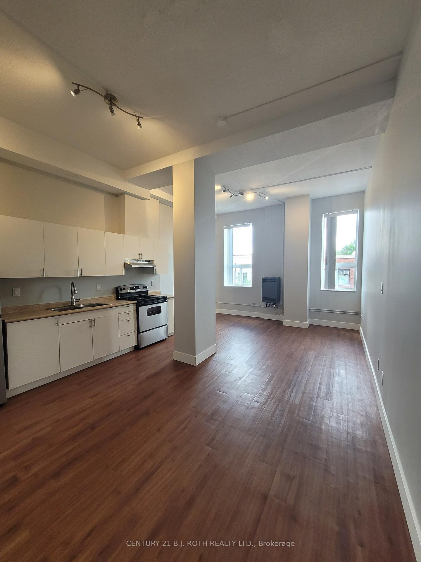 Photo 6 of Unit 203, 19 Dunlop Street W, Barrie, City Centre — HOMEH