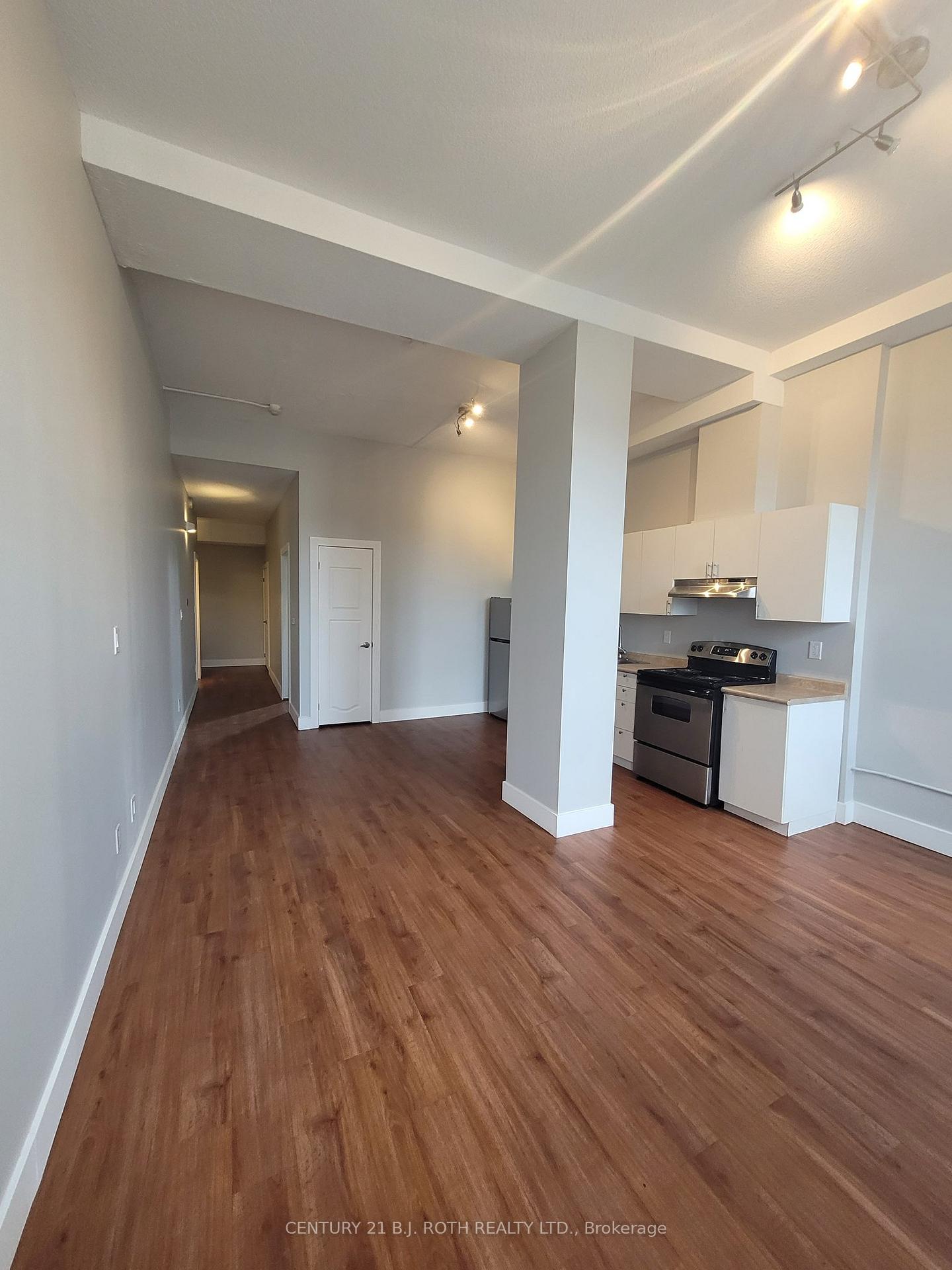 Photo 5 of Unit 203, 19 Dunlop Street W, Barrie, City Centre — HOMEH