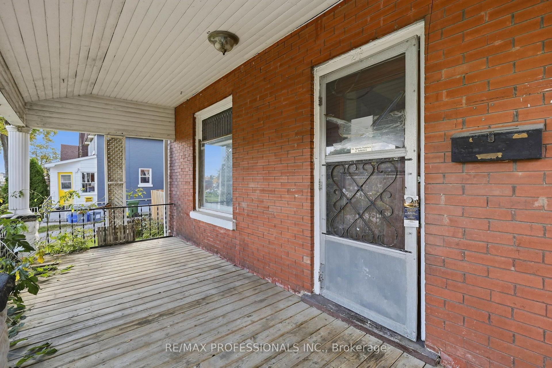 Photo 6 of 26 Arthur Avenue, St. Thomas — HOMEH