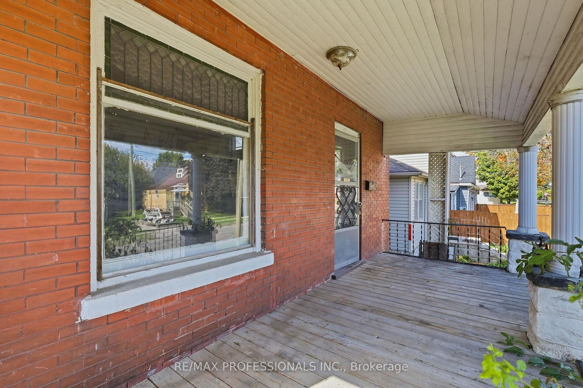 Photo 7 of 26 Arthur Avenue, St. Thomas — HOMEH