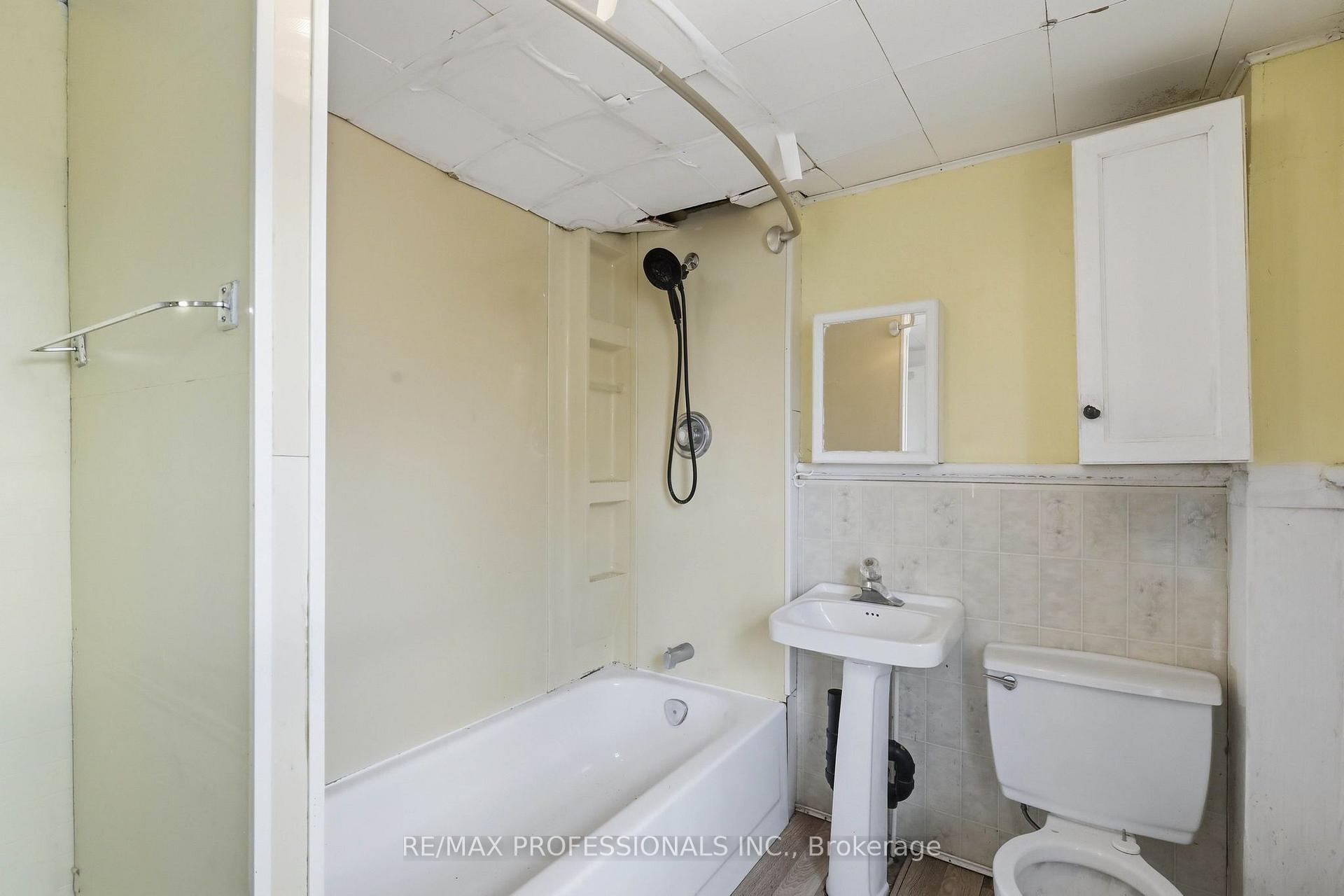 Photo 21 of 26 Arthur Avenue, St. Thomas — HOMEH
