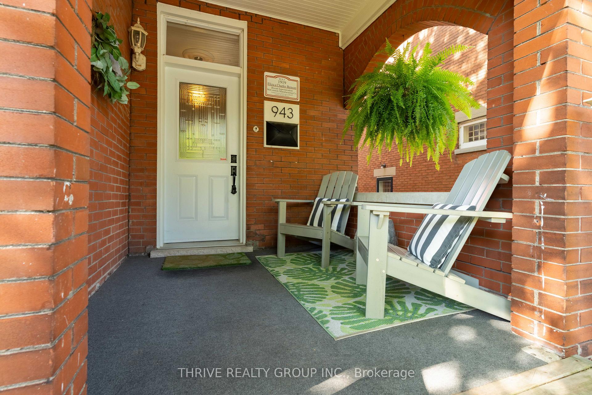 Photo 6 of 943 Waterloo Street, London, East B — HOMEH