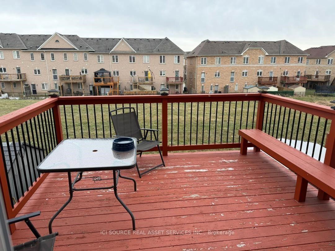 Photo 3 of Unit Upper, 26 Pefferlaw Circle, Brampton, Bram West — HOMEH