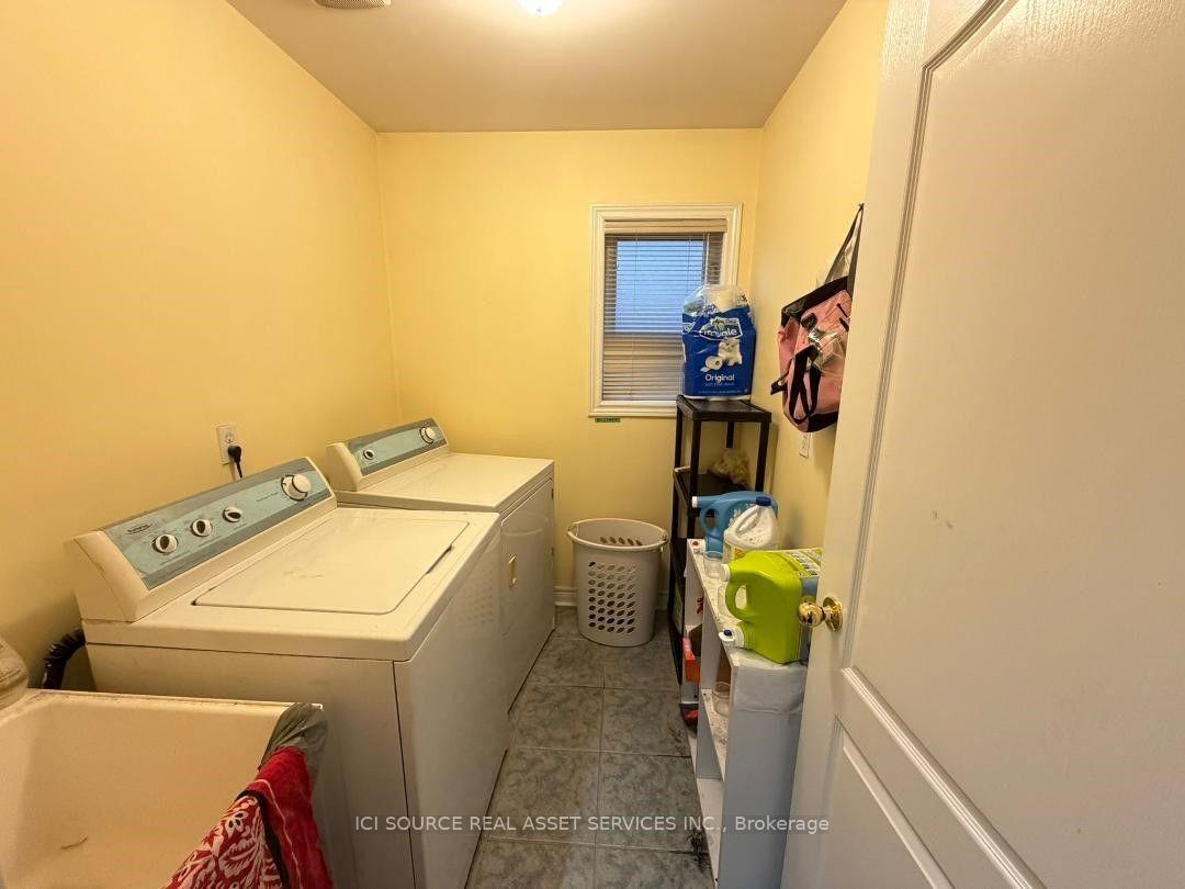 Photo 11 of Unit Upper, 26 Pefferlaw Circle, Brampton, Bram West — HOMEH