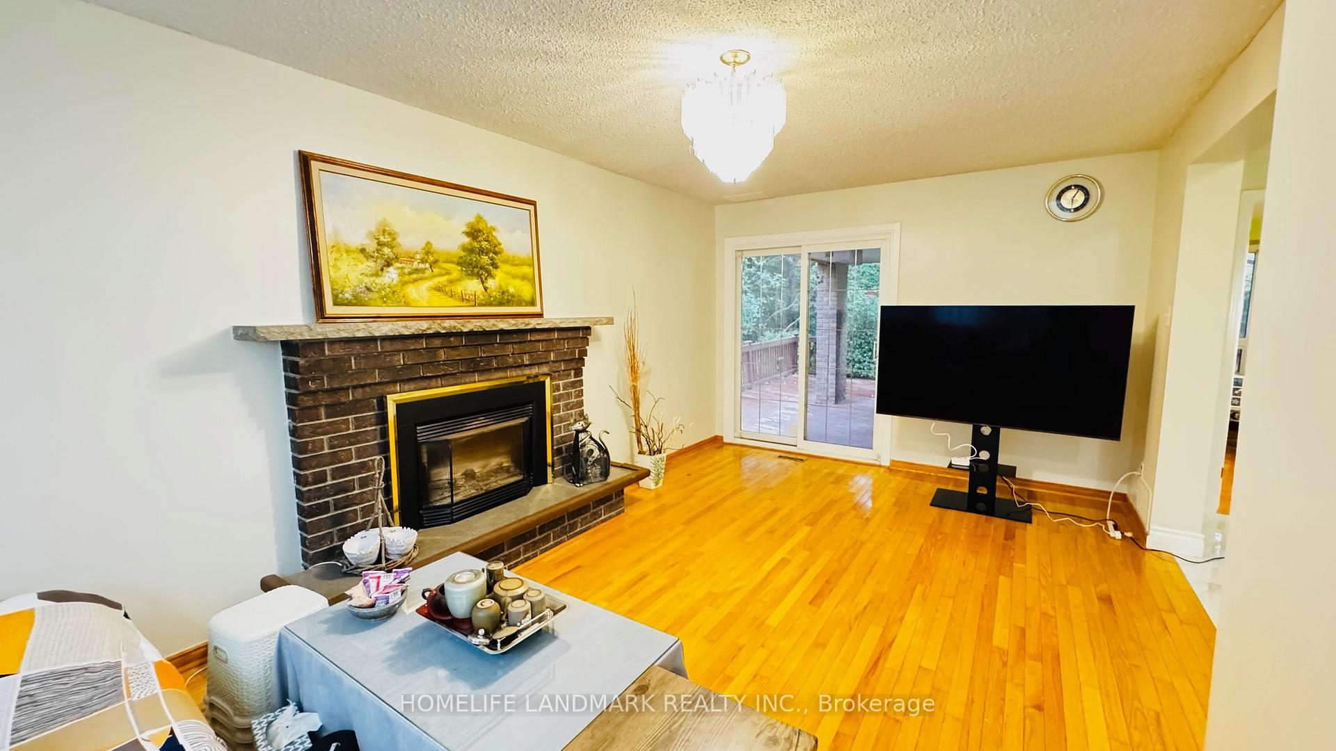 Photo 5 of 209 Willowbrook Road, Markham, Aileen-Willowbrook — HOMEH