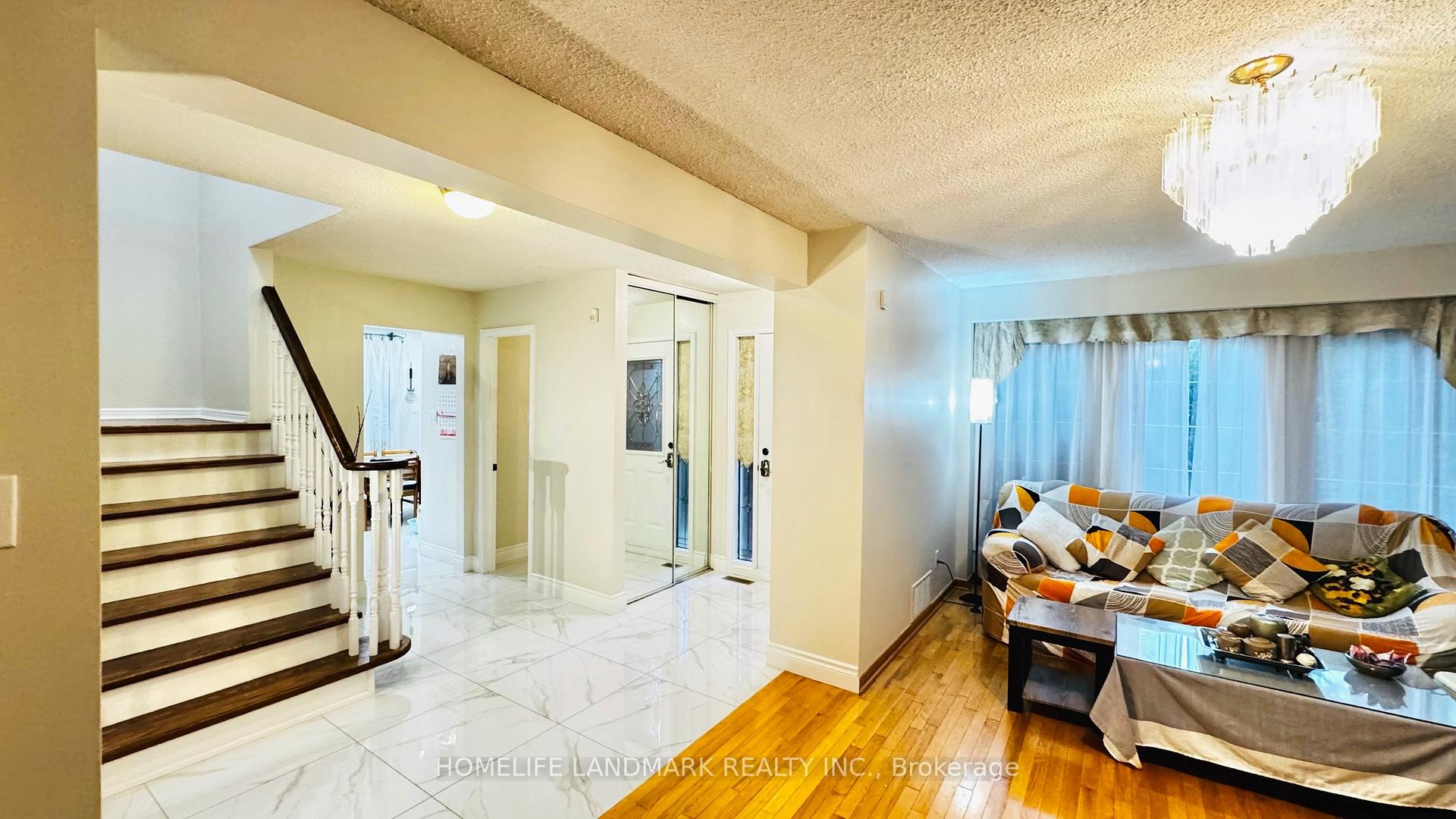 Photo 6 of 209 Willowbrook Road, Markham, Aileen-Willowbrook — HOMEH
