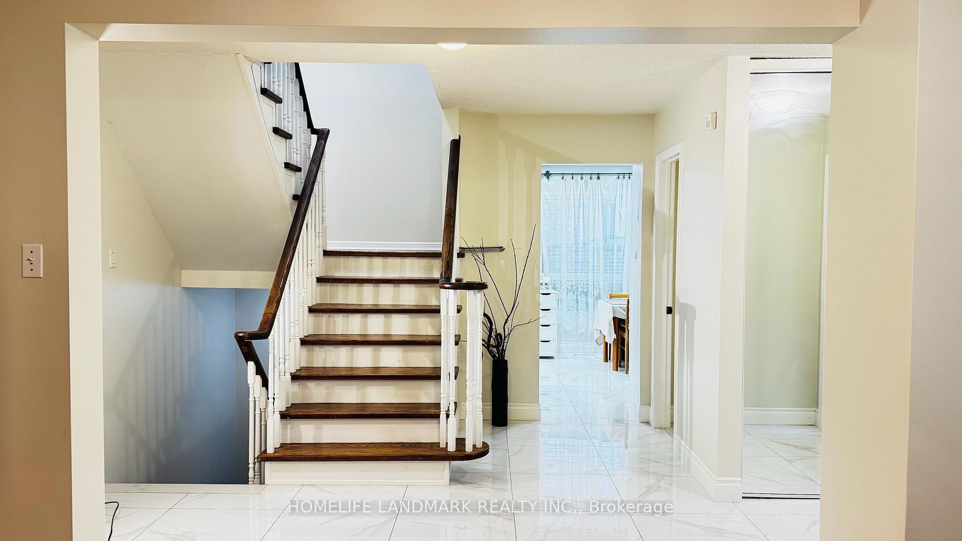 Photo 8 of 209 Willowbrook Road, Markham, Aileen-Willowbrook — HOMEH