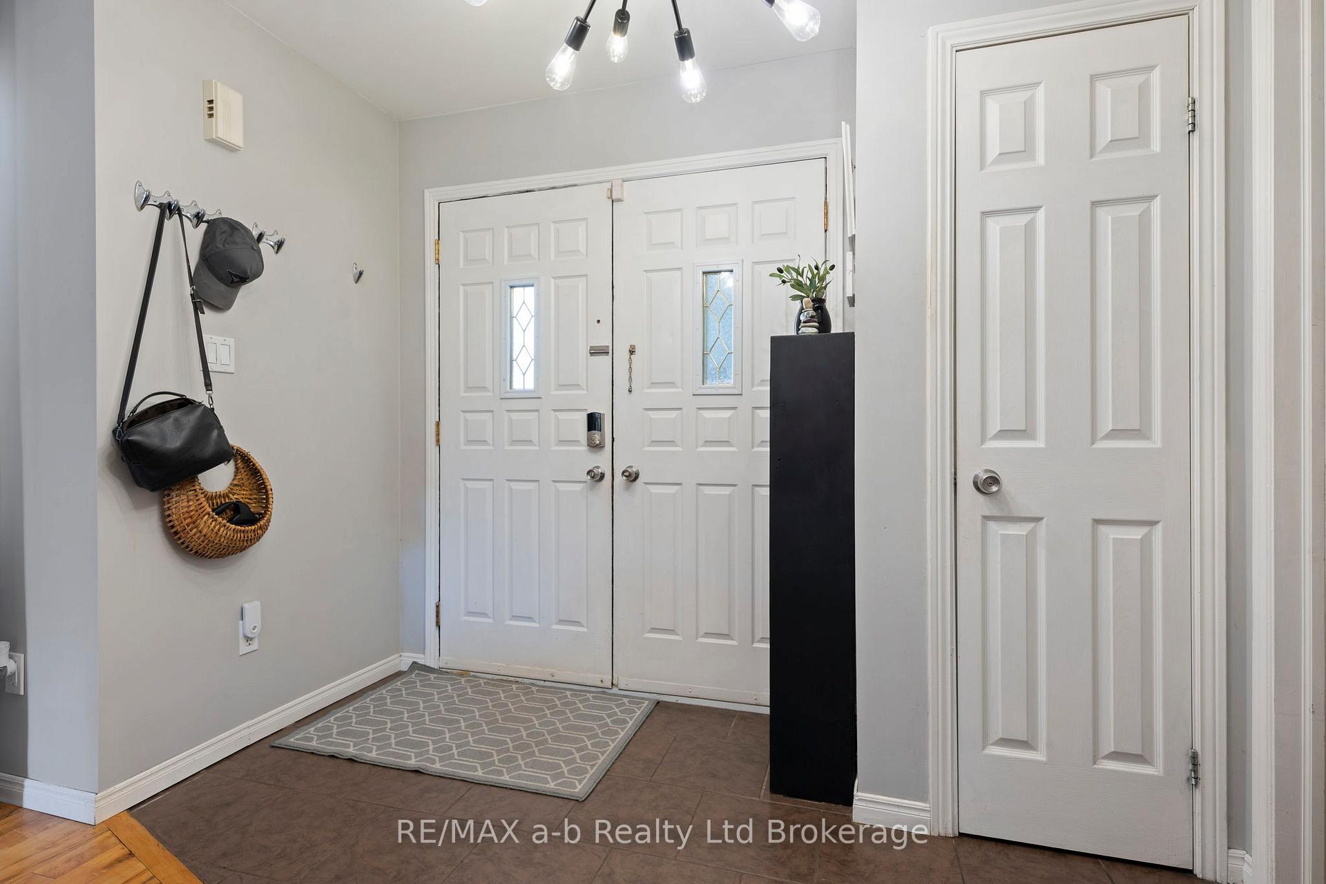 Photo 3 of 36 Kara Lane, Tillsonburg — HOMEH