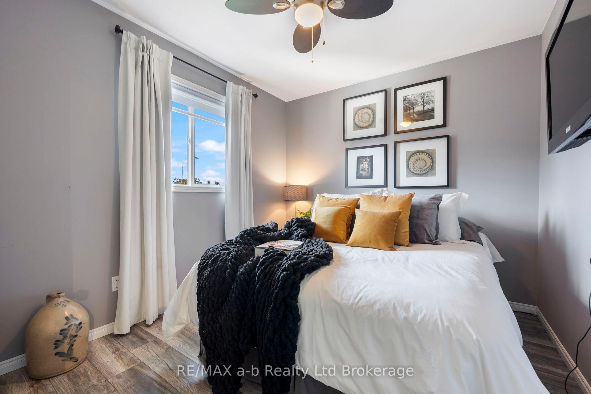 Photo 16 of 36 Kara Lane, Tillsonburg — HOMEH