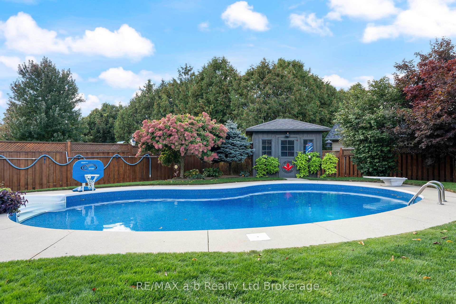 Photo 20 of 36 Kara Lane, Tillsonburg — HOMEH