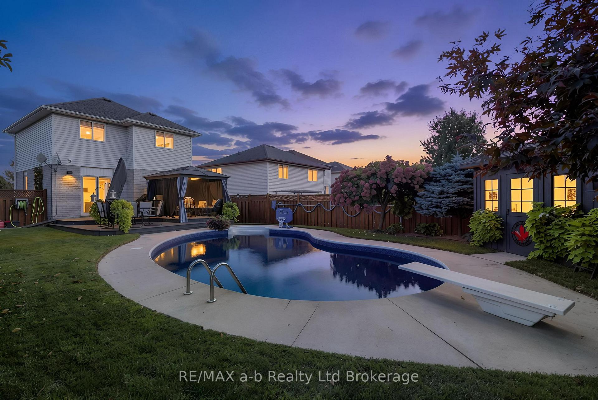 Photo 24 of 36 Kara Lane, Tillsonburg — HOMEH