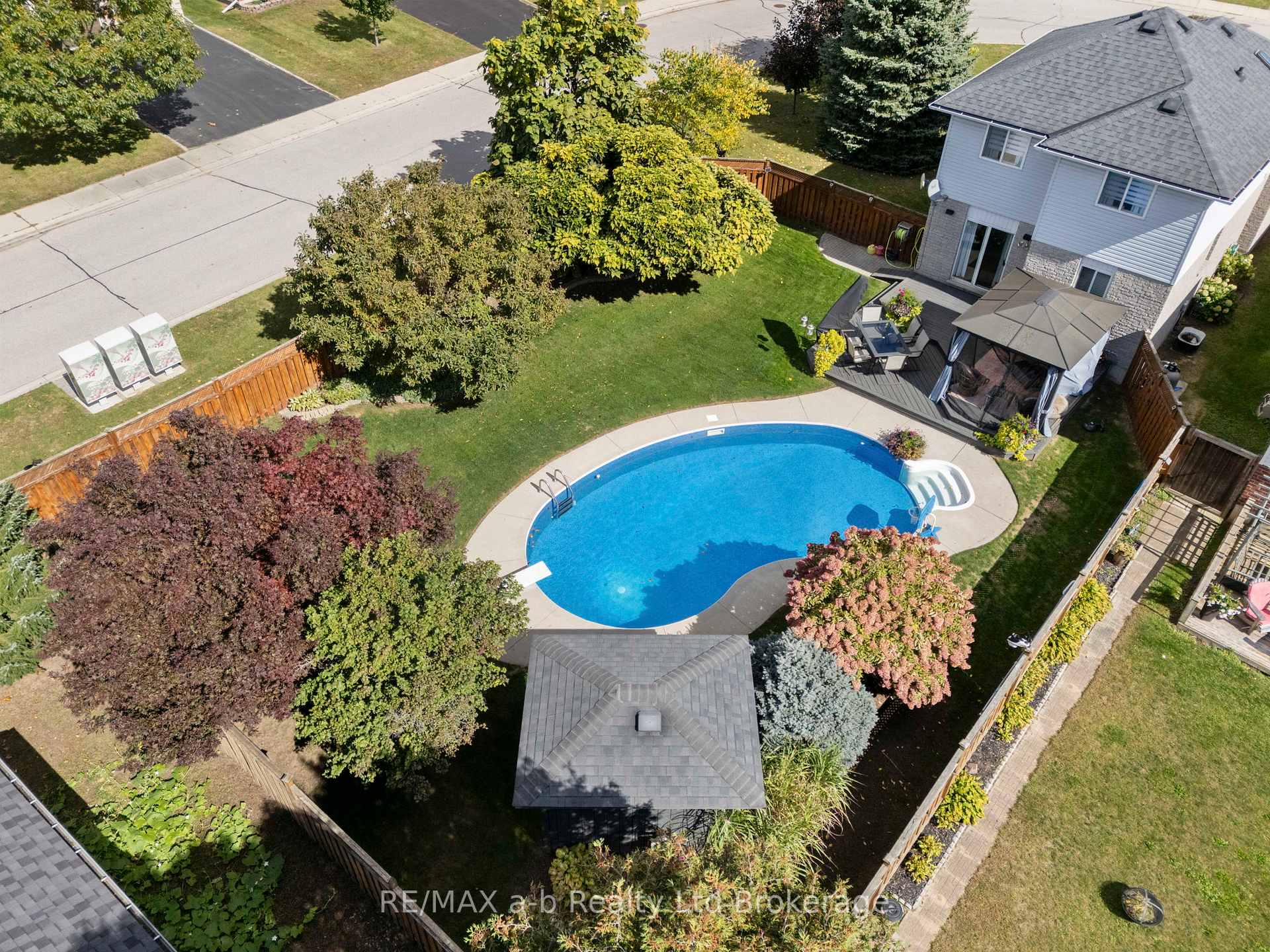 Photo 26 of 36 Kara Lane, Tillsonburg — HOMEH