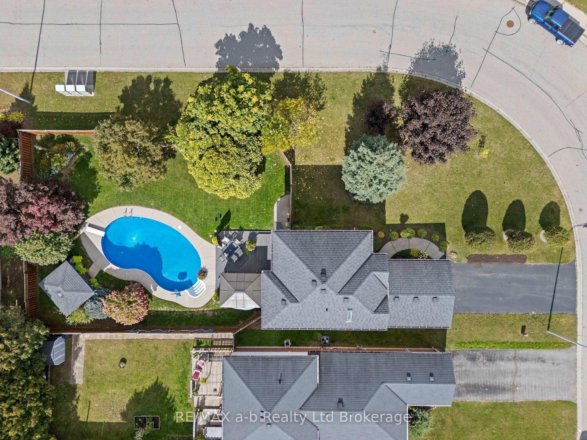 Photo 27 of 36 Kara Lane, Tillsonburg — HOMEH