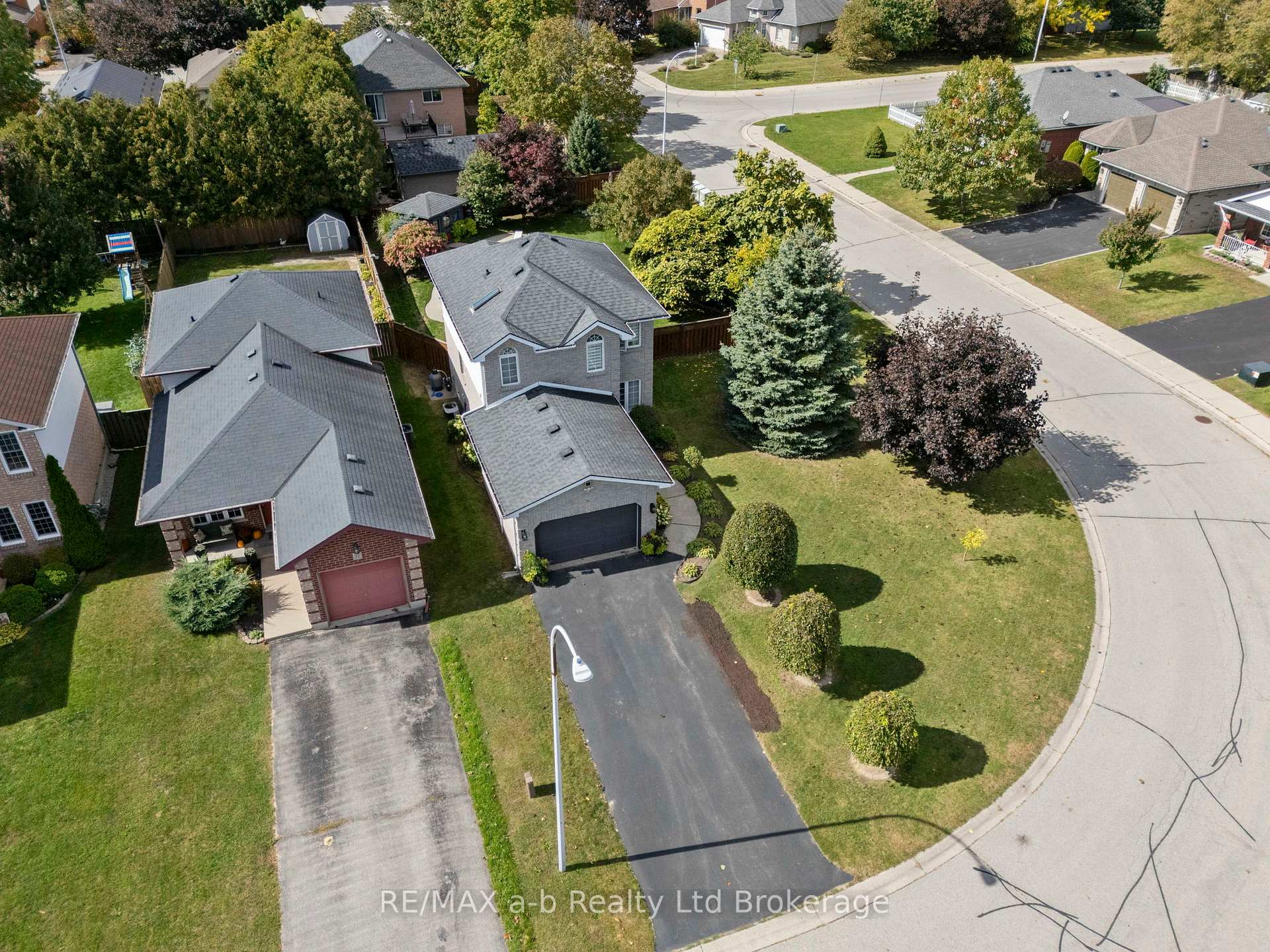 Photo 29 of 36 Kara Lane, Tillsonburg — HOMEH