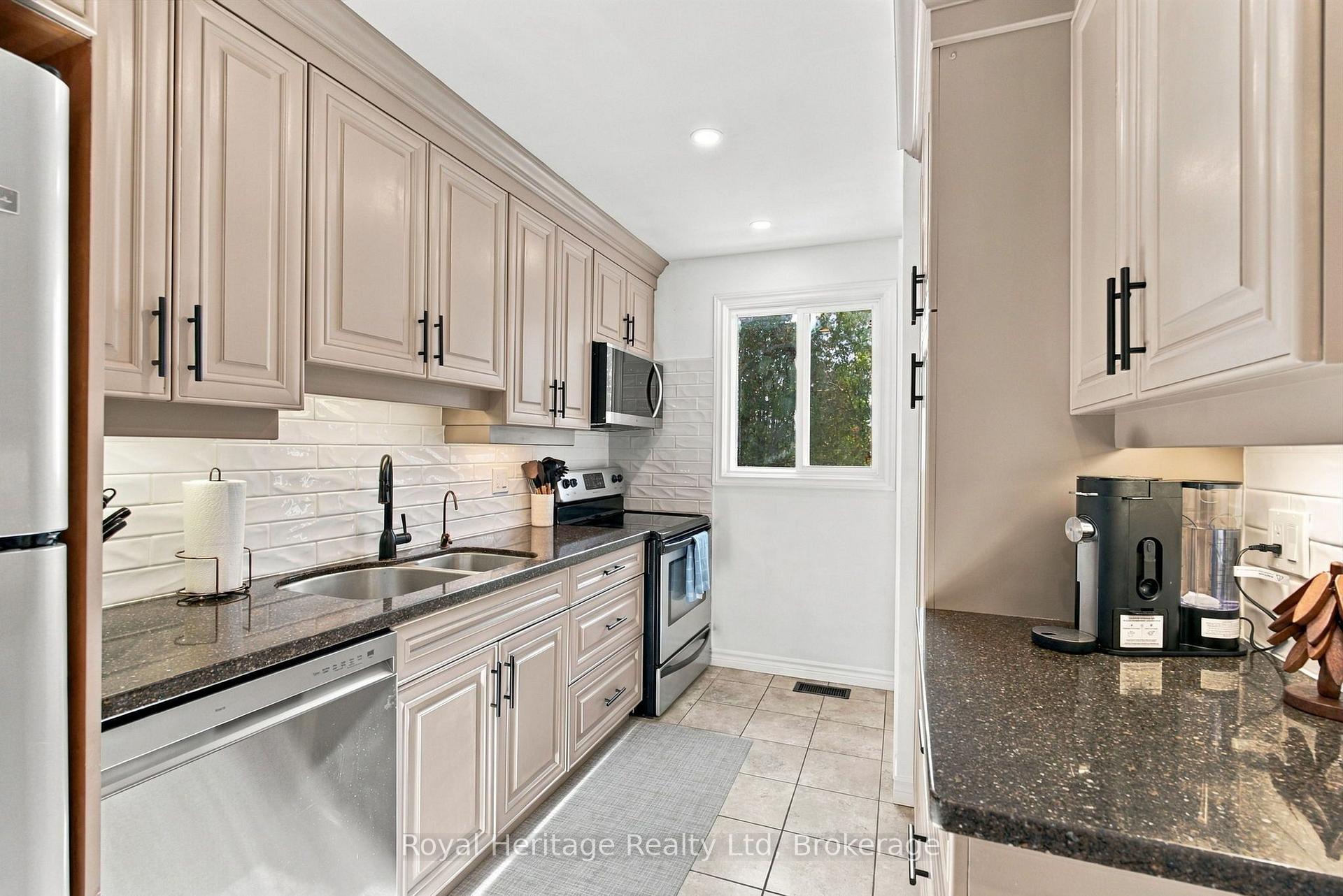 Photo 16 of 1533 Redwood Drive, Peterborough, Monaghan Ward 2 — HOMEH