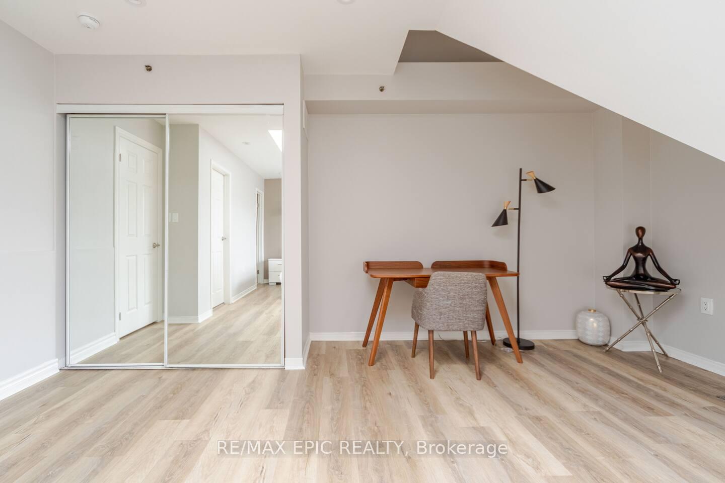 Photo 14 of Unit 732, 75 Weldrick Road E, Richmond Hill, Observatory — HOMEH