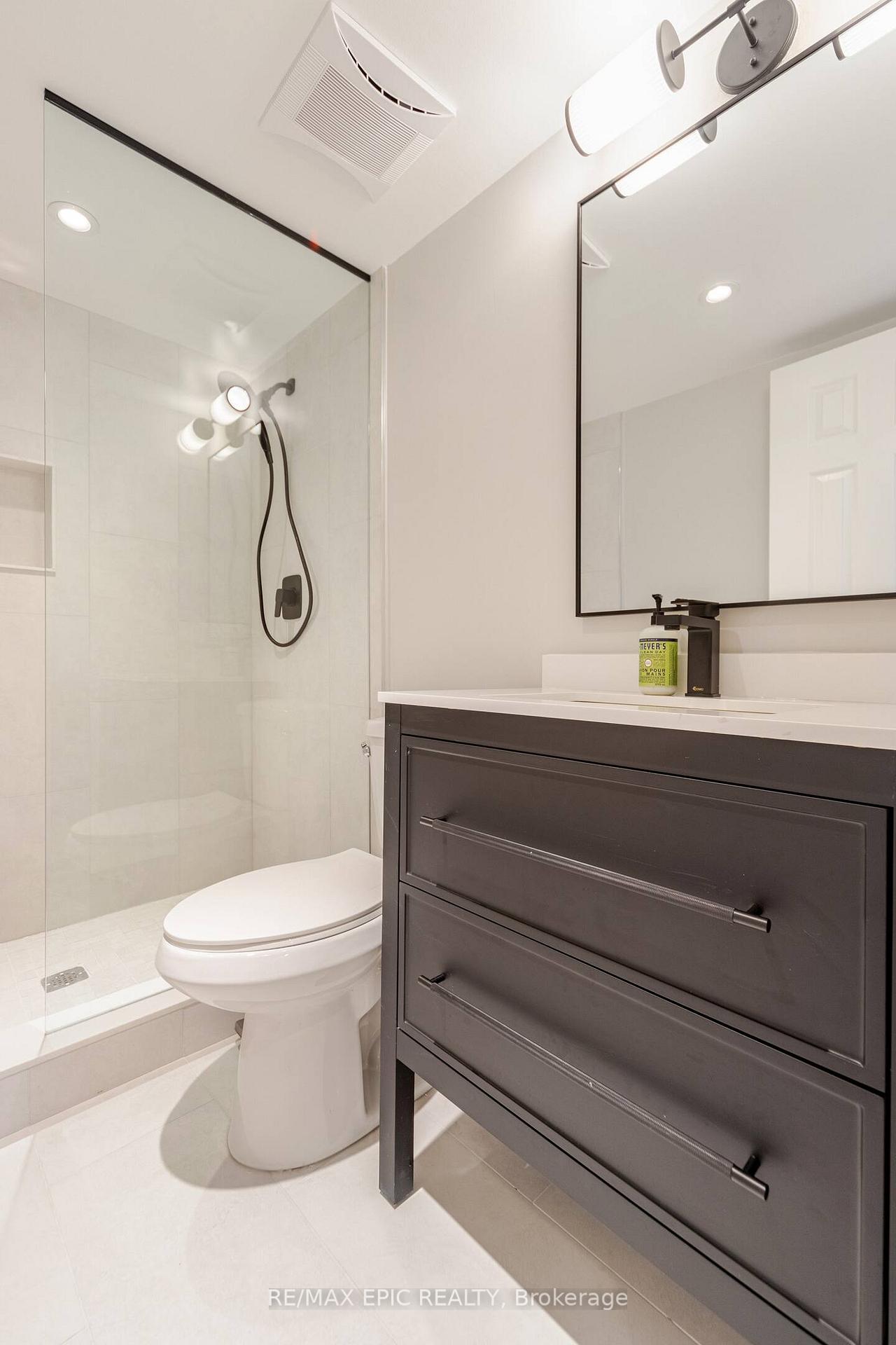 Photo 16 of Unit 732, 75 Weldrick Road E, Richmond Hill, Observatory — HOMEH