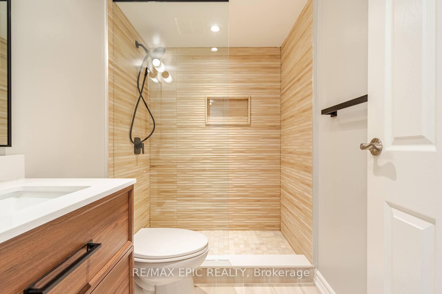 Photo 21 of Unit 732, 75 Weldrick Road E, Richmond Hill, Observatory — HOMEH