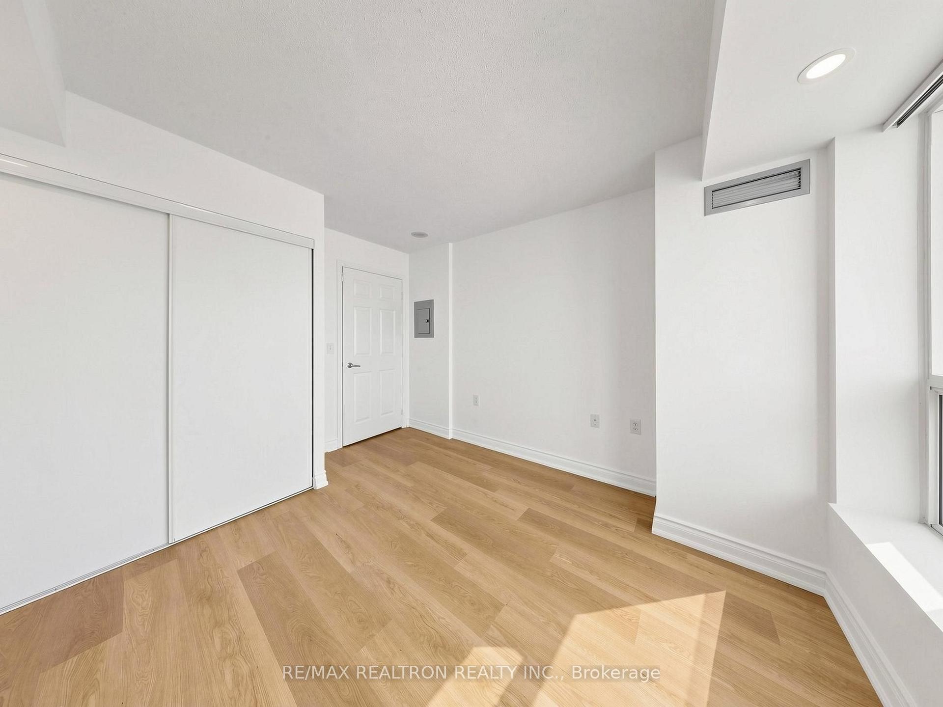 Photo 7 of Unit LPH03, 20 Olive Avenue, North York, Willowdale East — HOMEH