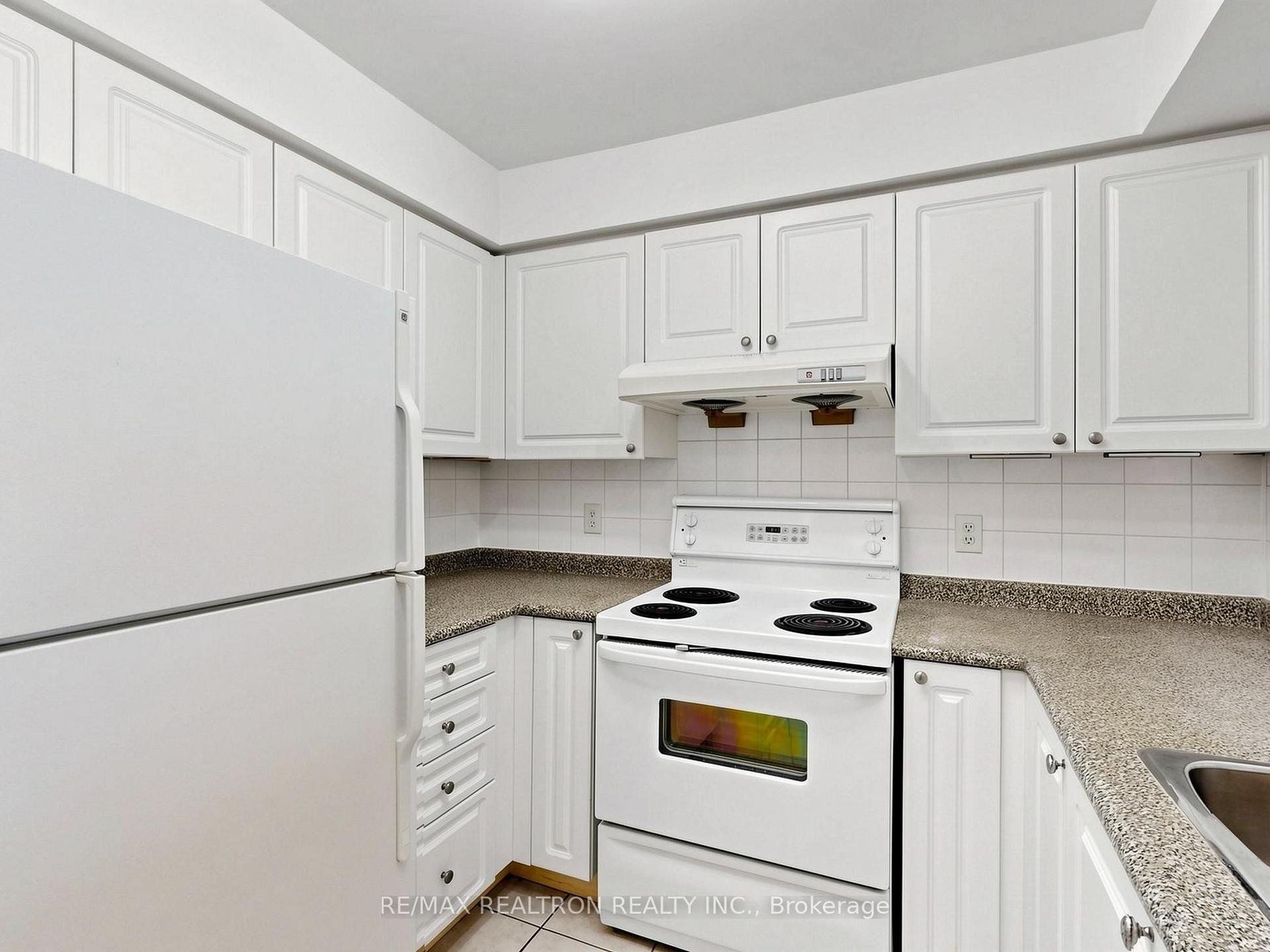 Photo 11 of Unit LPH03, 20 Olive Avenue, North York, Willowdale East — HOMEH