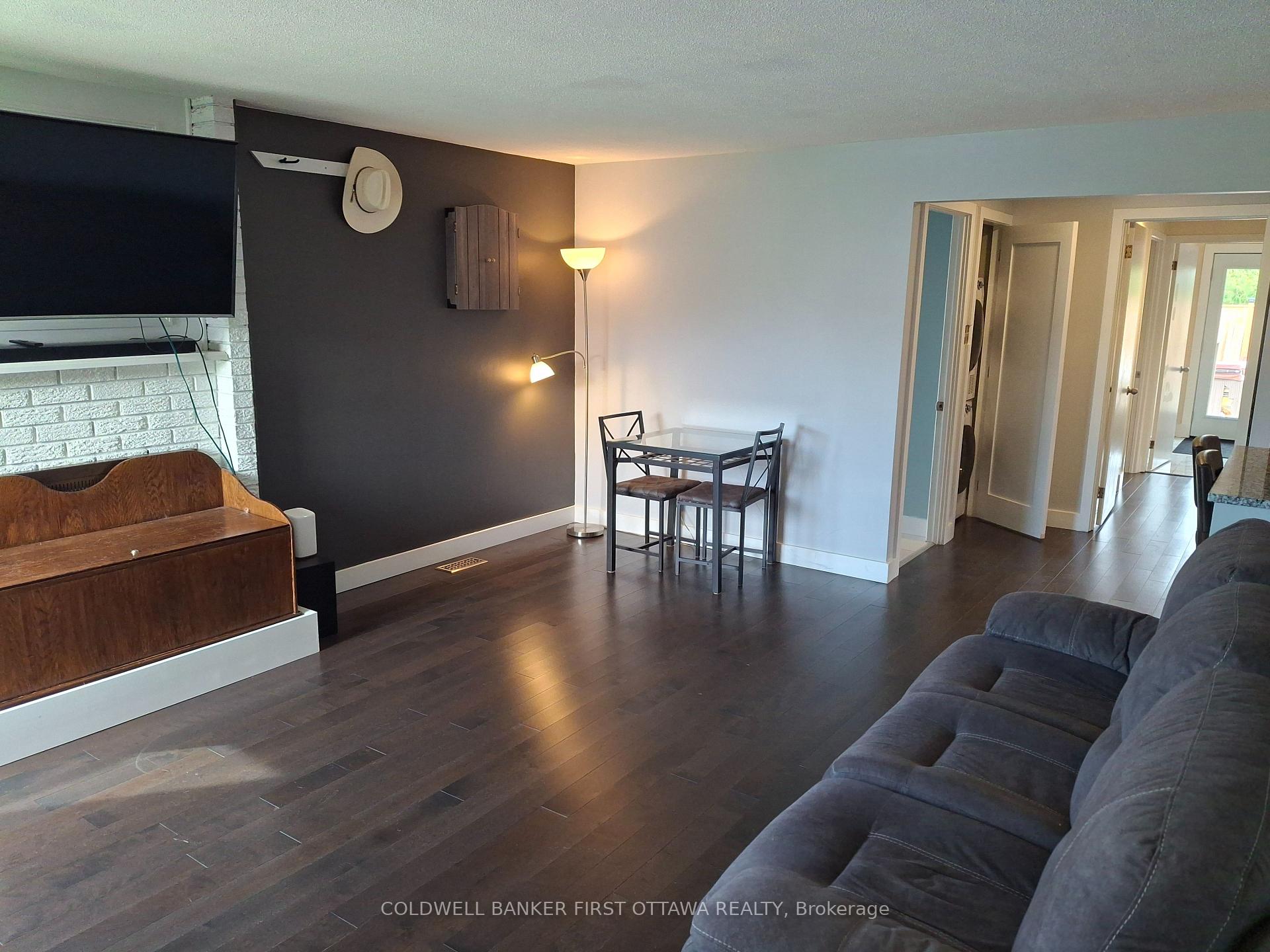 Photo 2 of 30 Lansfield Way, Ottawa, Tanglewood — HOMEH
