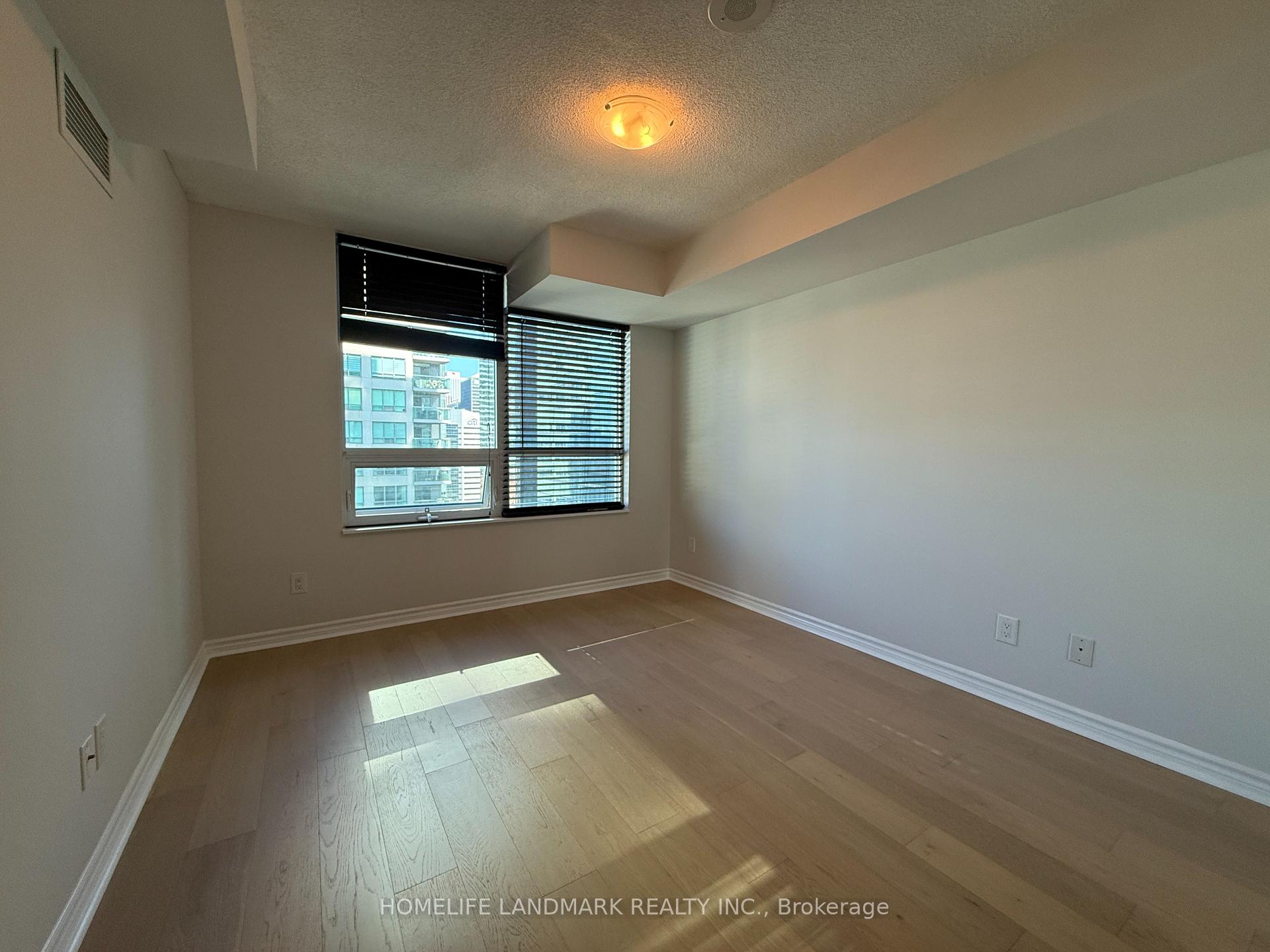 Photo 15 of Unit 2605, 19 Grand Trunk Crescent, Toronto, Waterfront Communities — HOMEH