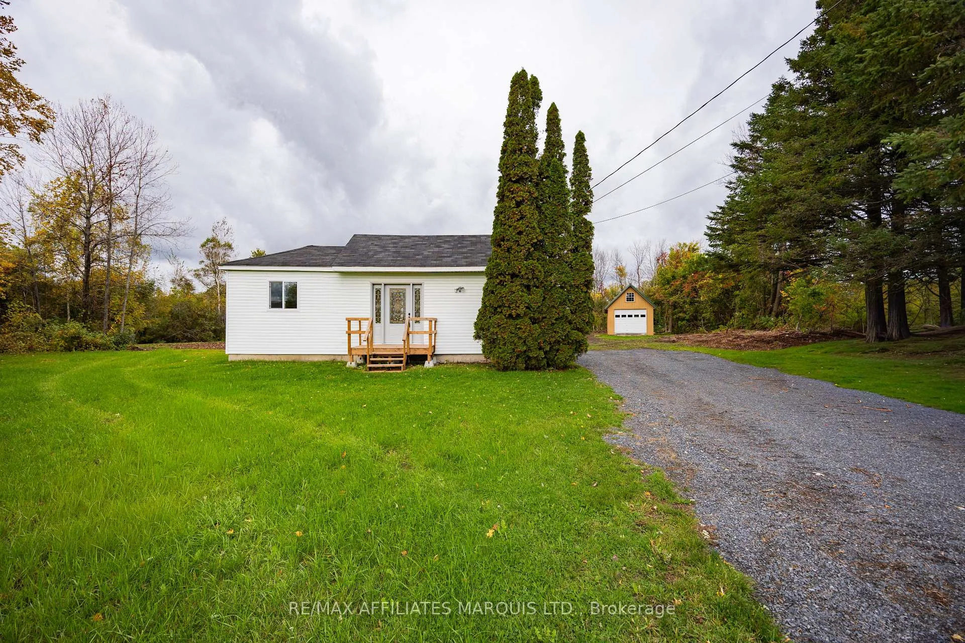 Photo 3 of 19411 County Road 2, South Glengarry, South Glengarry (Charlottenburgh) Twp — HOMEH