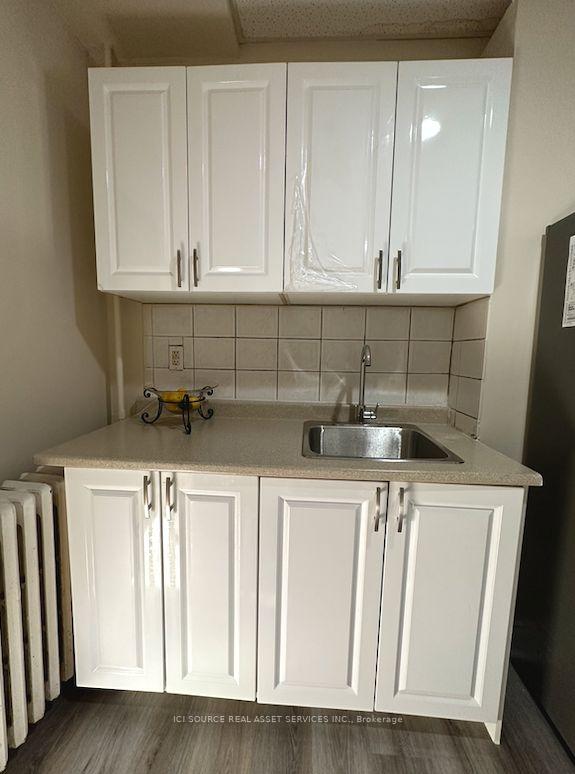 Photo 5 of Unit Unit 3, 797 Lakeshore Road E, Mississauga, Lakeview — HOMEH