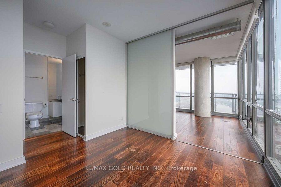 Photo 15 of Unit 1904, 33 Mill Street, Toronto, Waterfront Communities — HOMEH