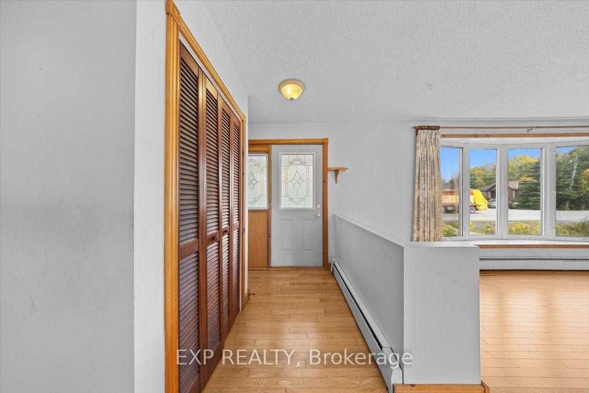 Photo 4 of 1164 Stagecoach Road, Ottawa, Greely — HOMEH