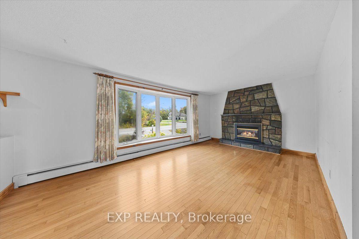 Photo 6 of 1164 Stagecoach Road, Ottawa, Greely — HOMEH