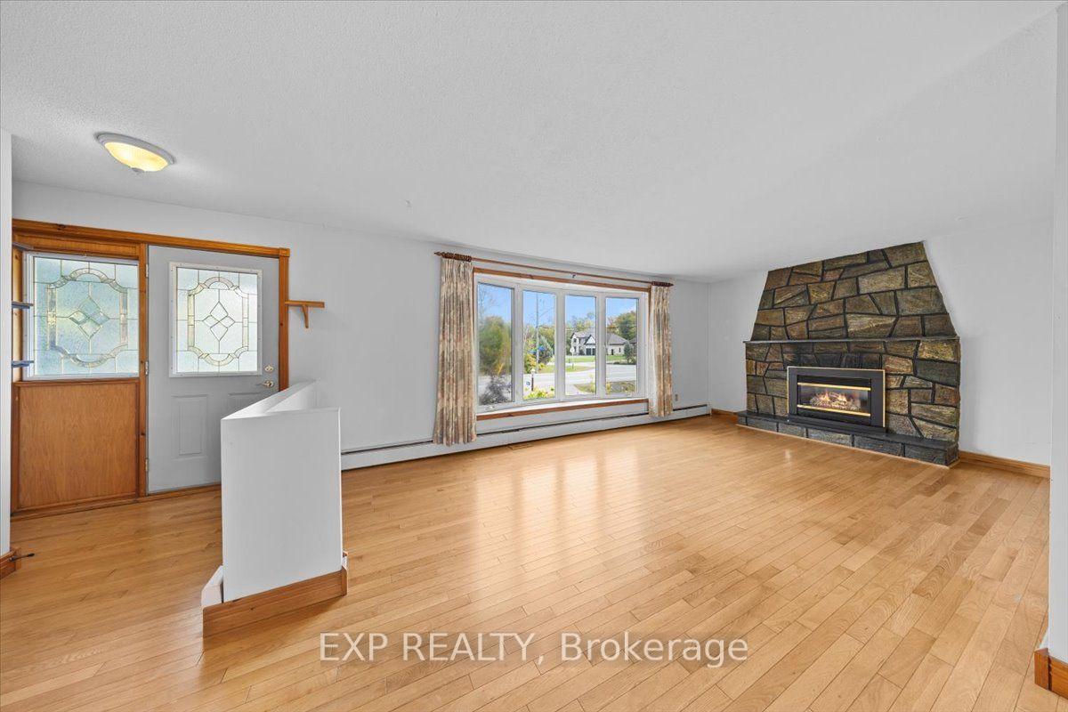 Photo 11 of 1164 Stagecoach Road, Ottawa, Greely — HOMEH