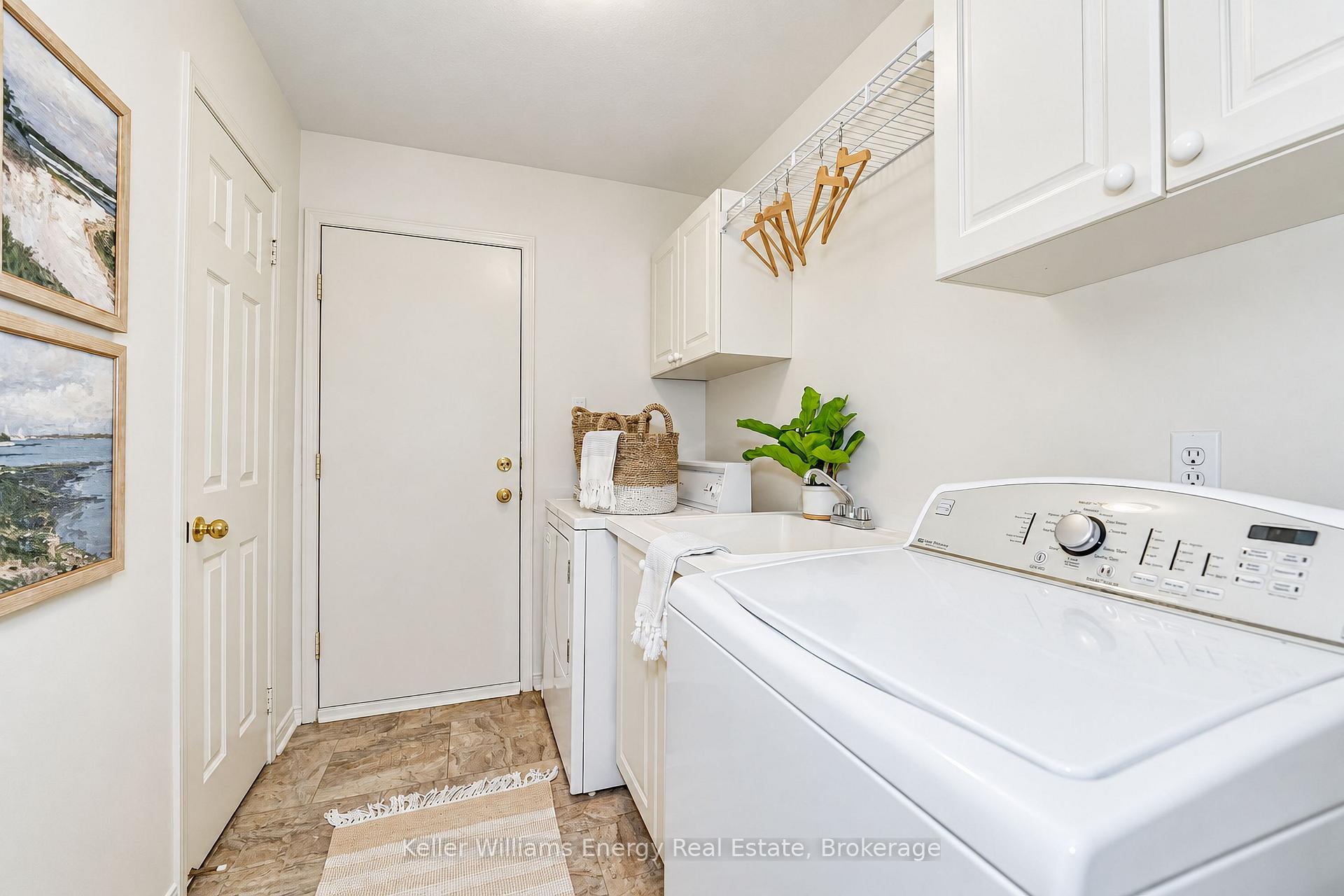 Photo 15 of 16 Amber Court, Scugog, Port Perry — HOMEH