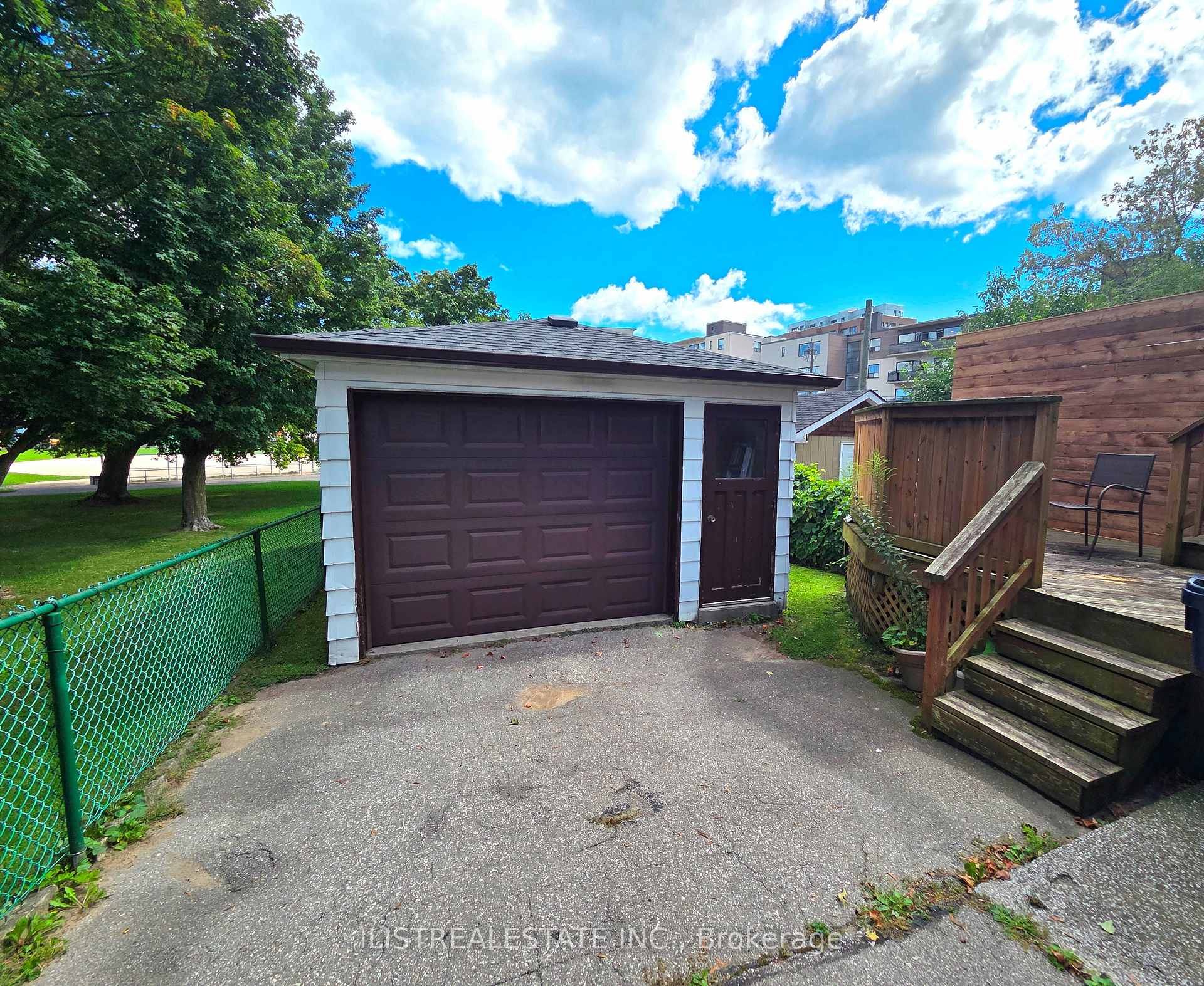 Photo 3 of 213 Blantyre Avenue, Scarborough, Birchcliffe-Cliffside — HOMEH