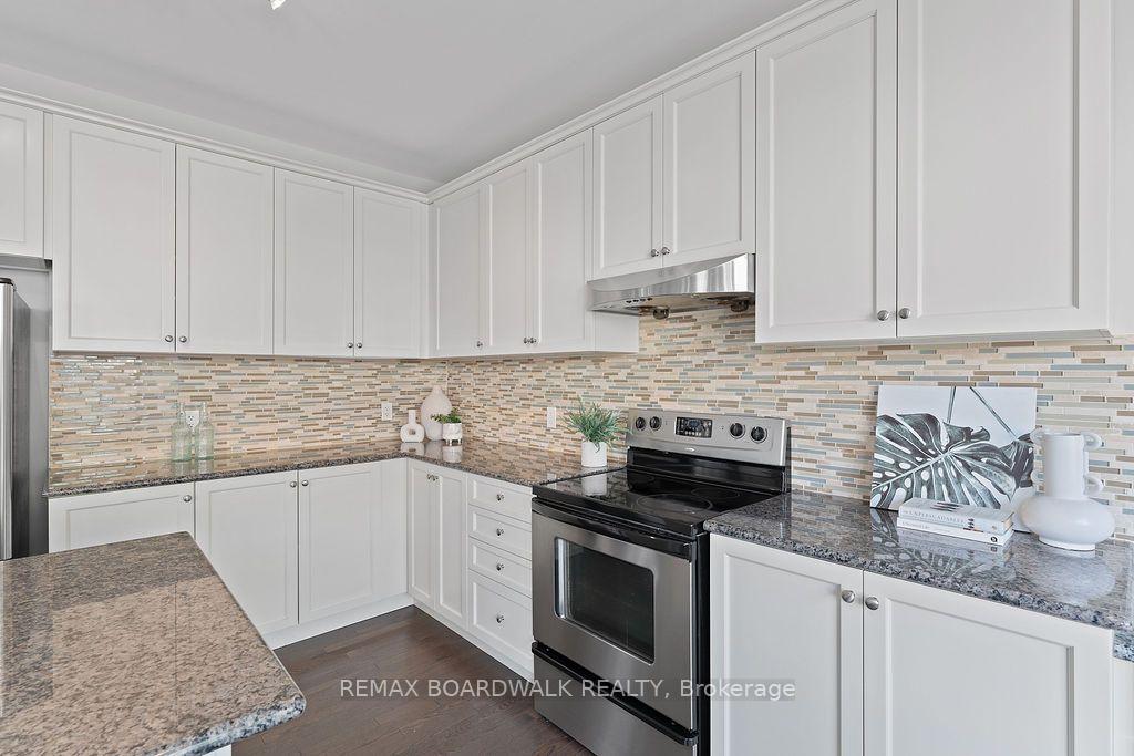 Photo 9 of 427 Brigatine Avenue, Ottawa, Stittsville (North) — HOMEH