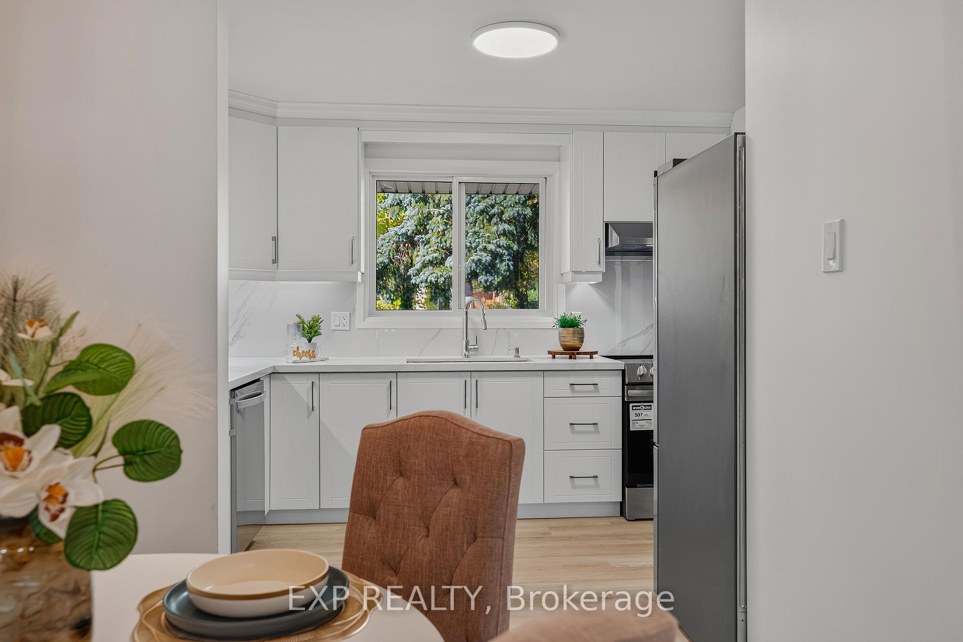 Photo 13 of 103 Dalegrove Drive, Kitchener, Victoria Hills — HOMEH