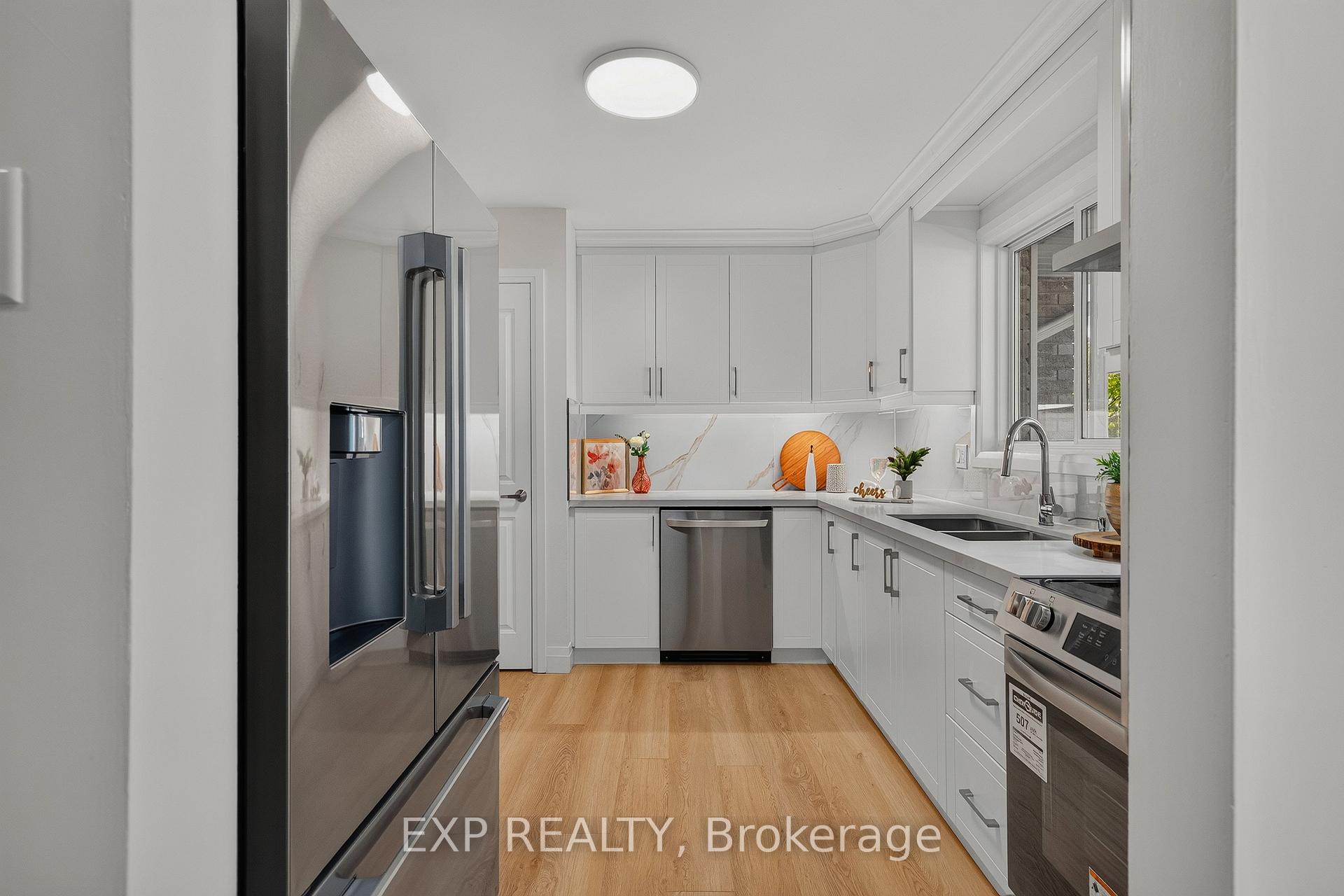 Photo 15 of 103 Dalegrove Drive, Kitchener, Victoria Hills — HOMEH