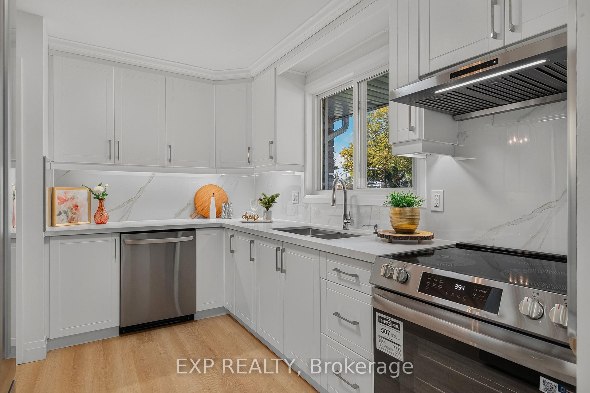 Photo 17 of 103 Dalegrove Drive, Kitchener, Victoria Hills — HOMEH